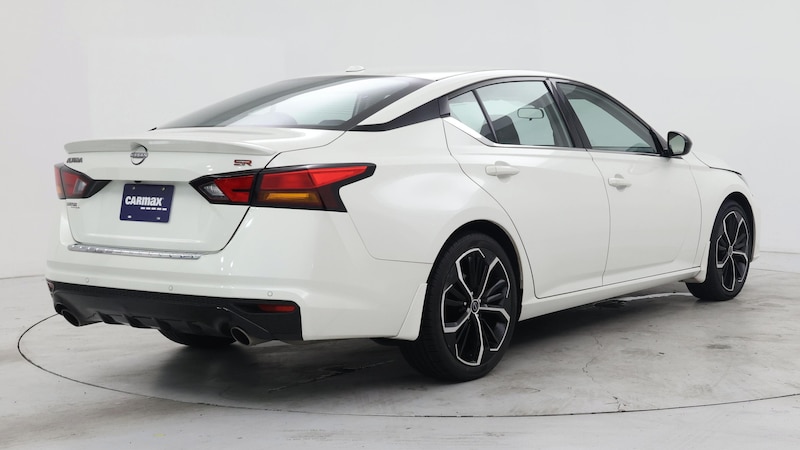 2023 Nissan Altima SR 8