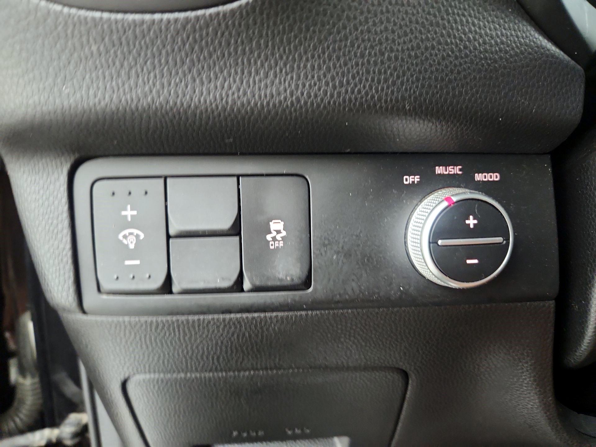 Thumbnail: 2014 Kia Soul - 13
