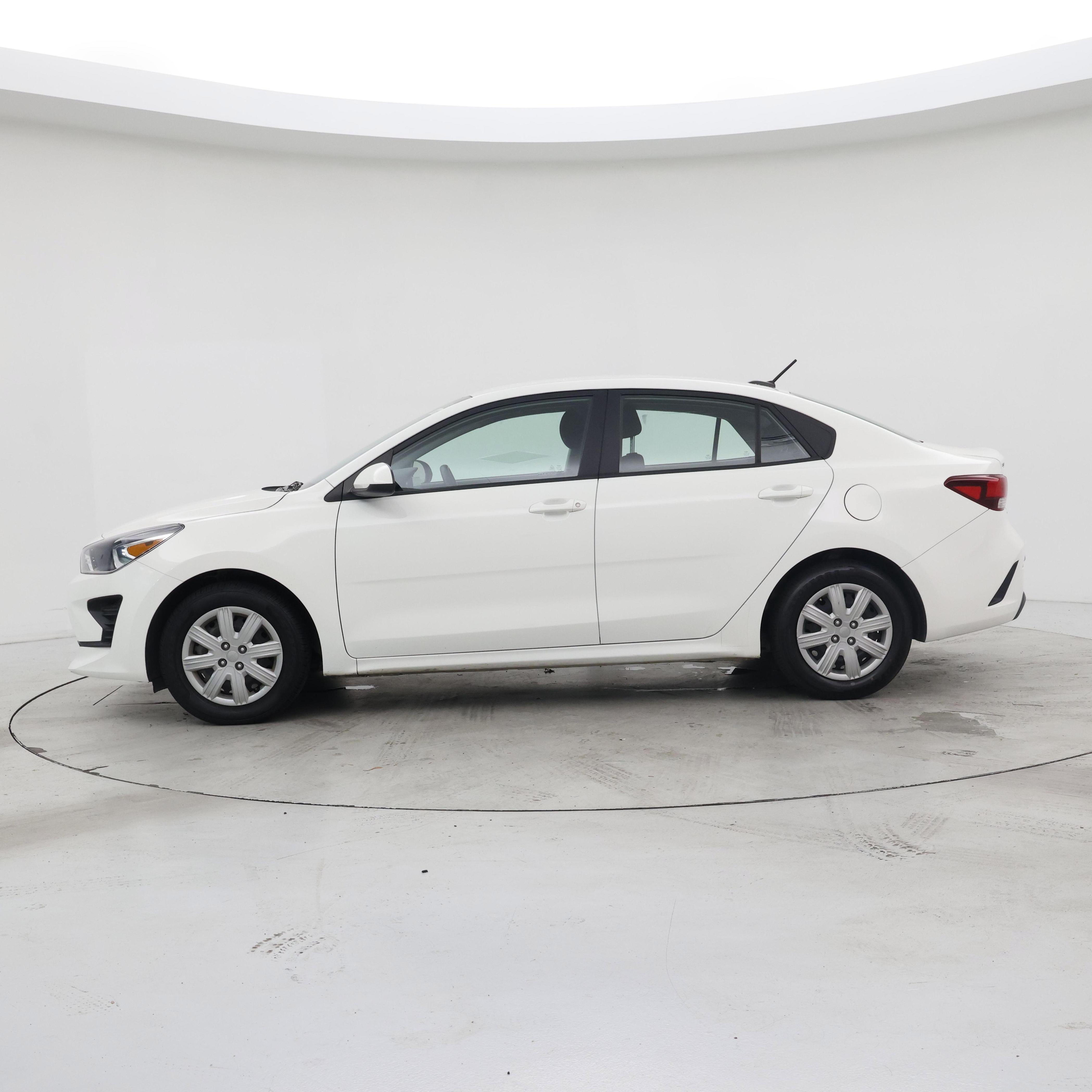 Thumbnail: 2022 Kia Rio - 3