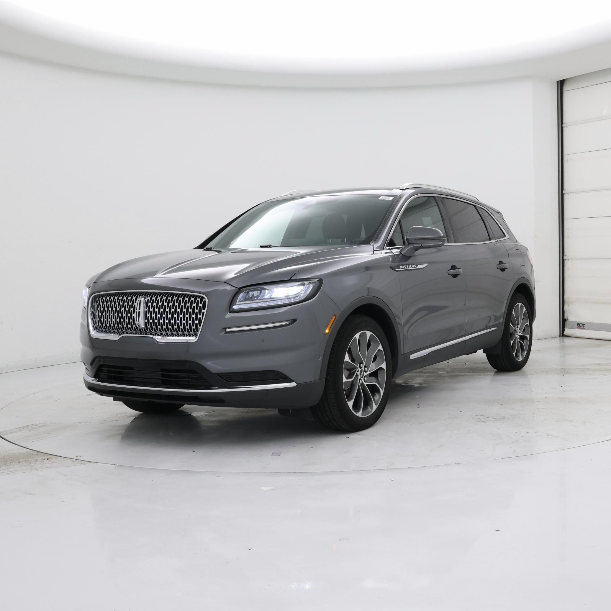 Thumbnail: 2023 Lincoln Nautilus - 4