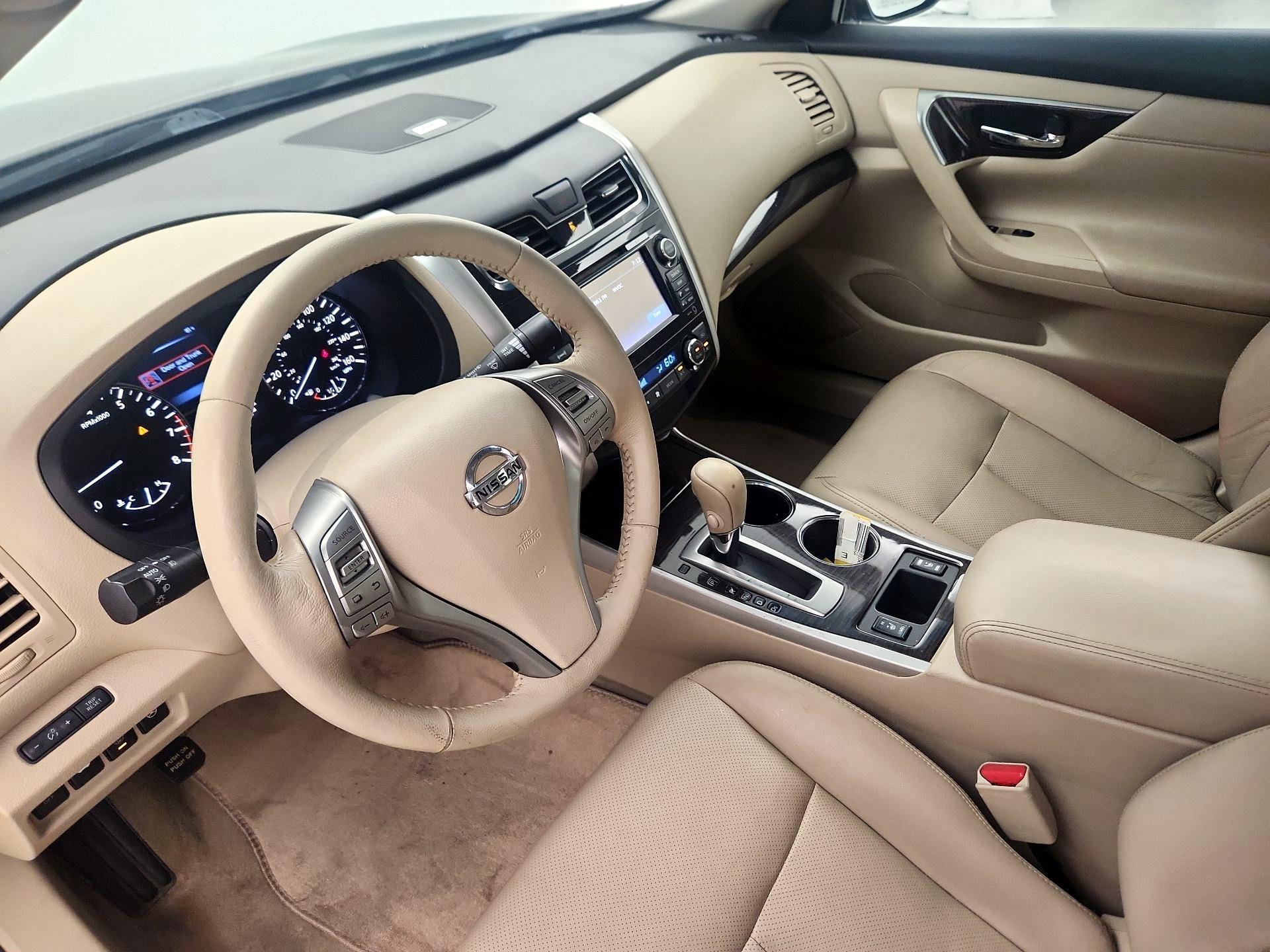 Thumbnail: 2013 Nissan Altima - 11