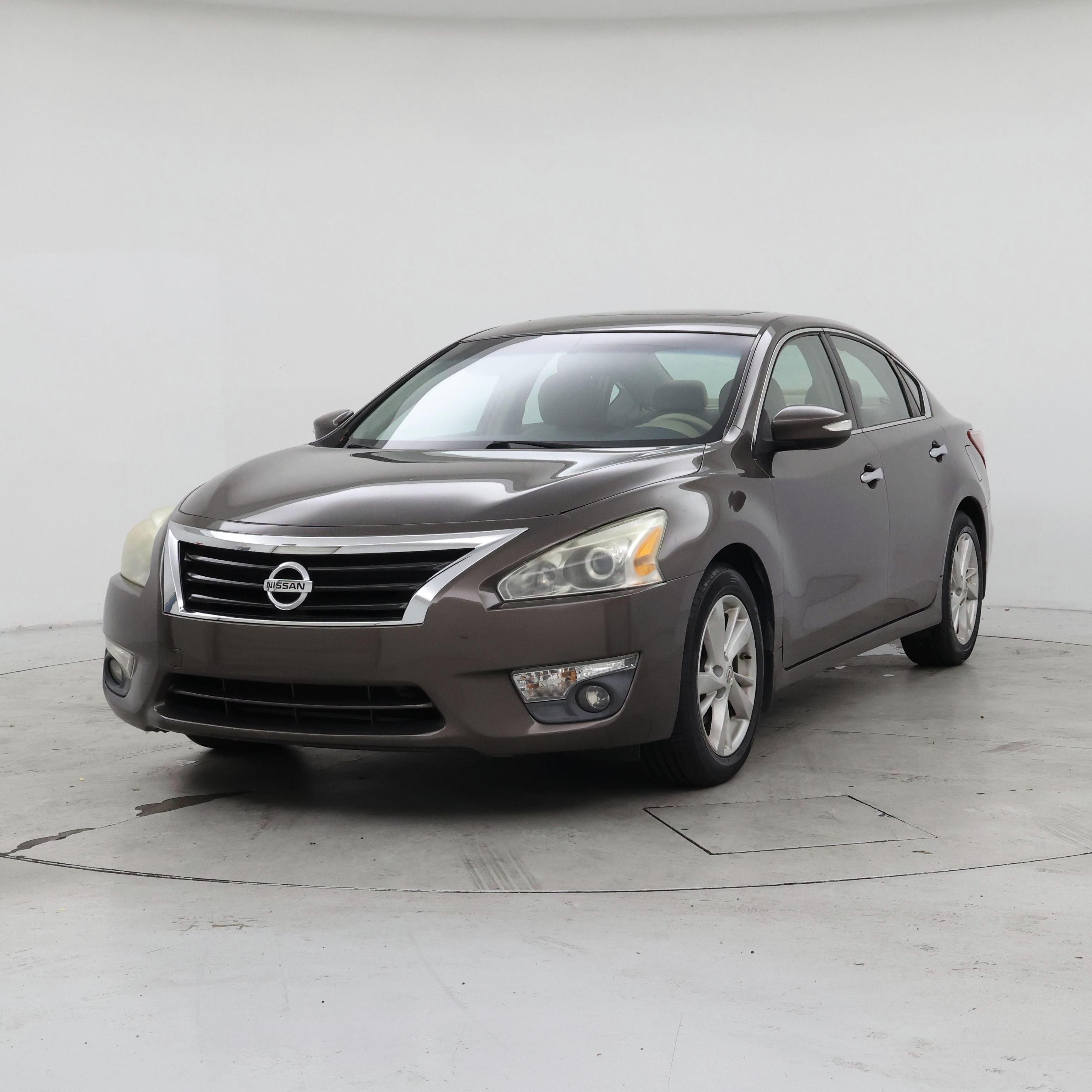Thumbnail: 2013 Nissan Altima - 4