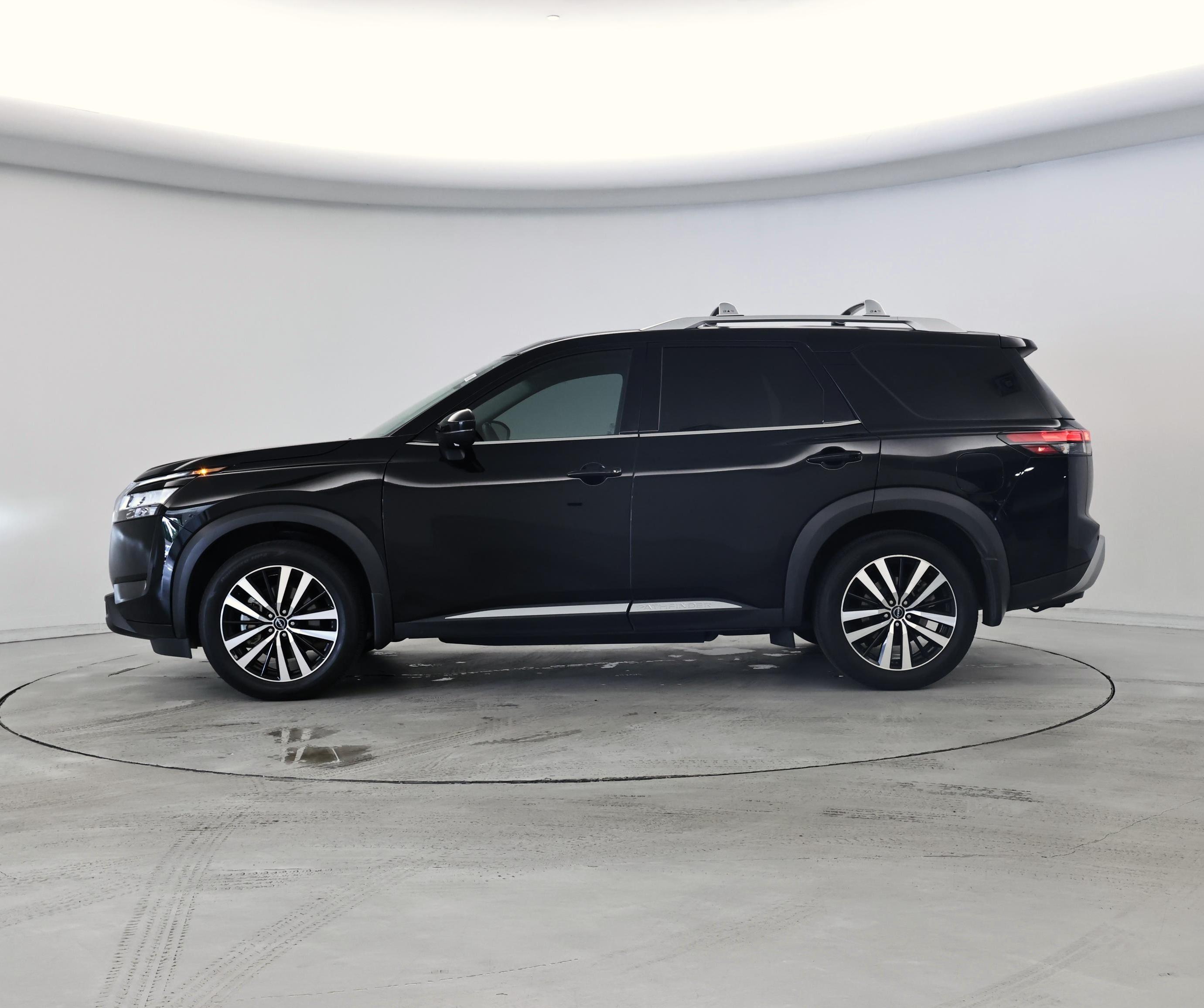 Thumbnail: 2023 Nissan Pathfinder - 3