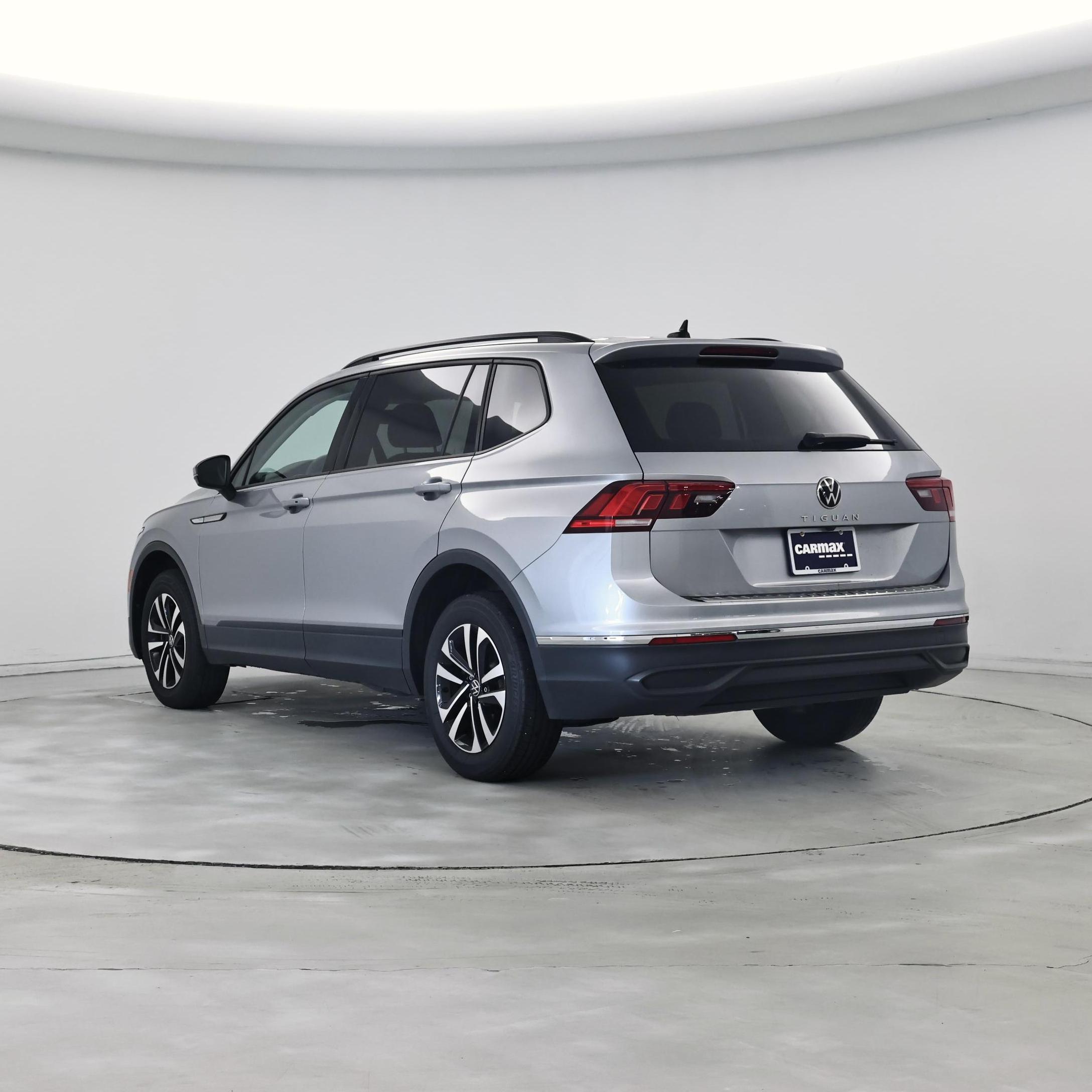 Thumbnail: 2022 Volkswagen Tiguan - 2