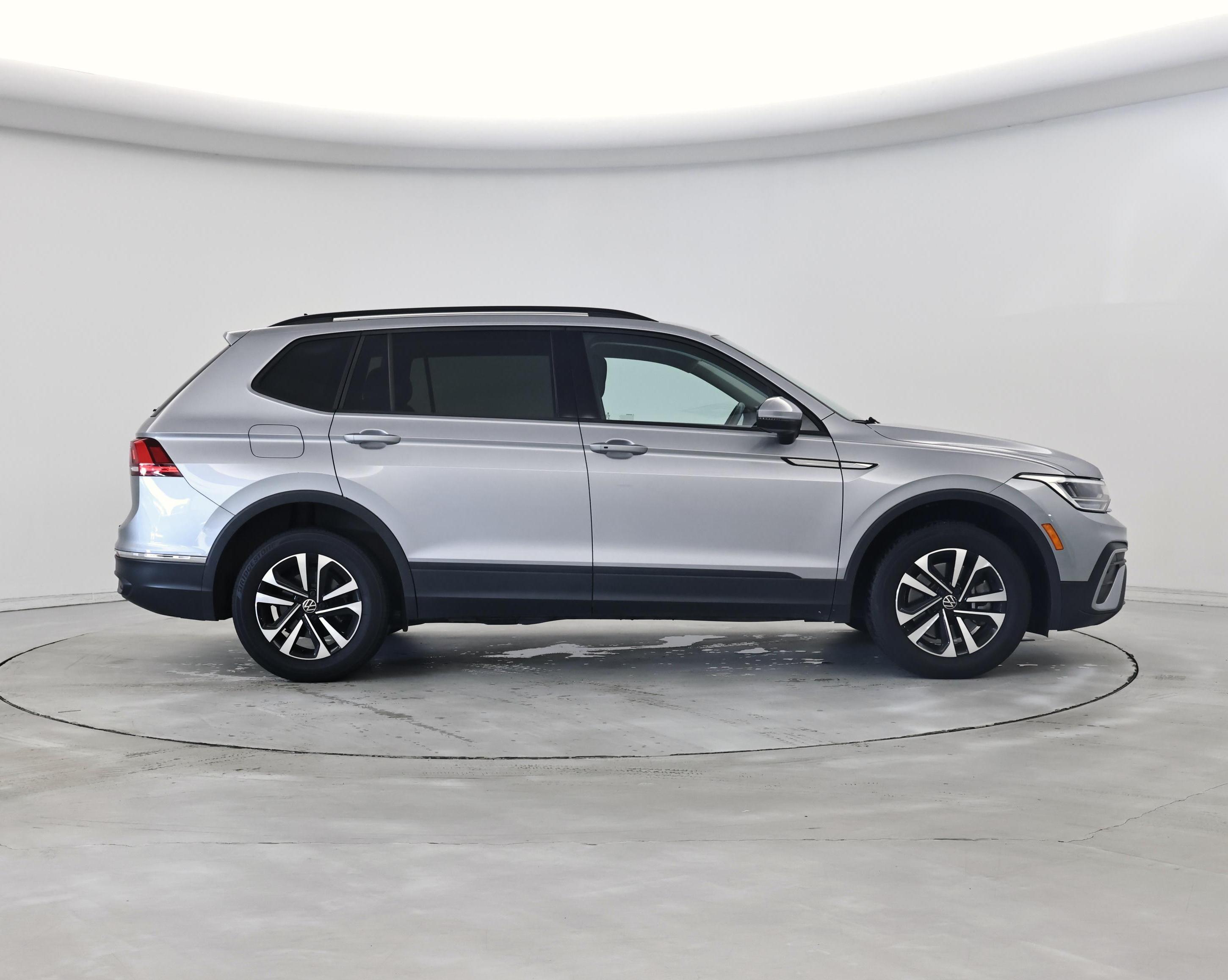 Thumbnail: 2022 Volkswagen Tiguan - 7