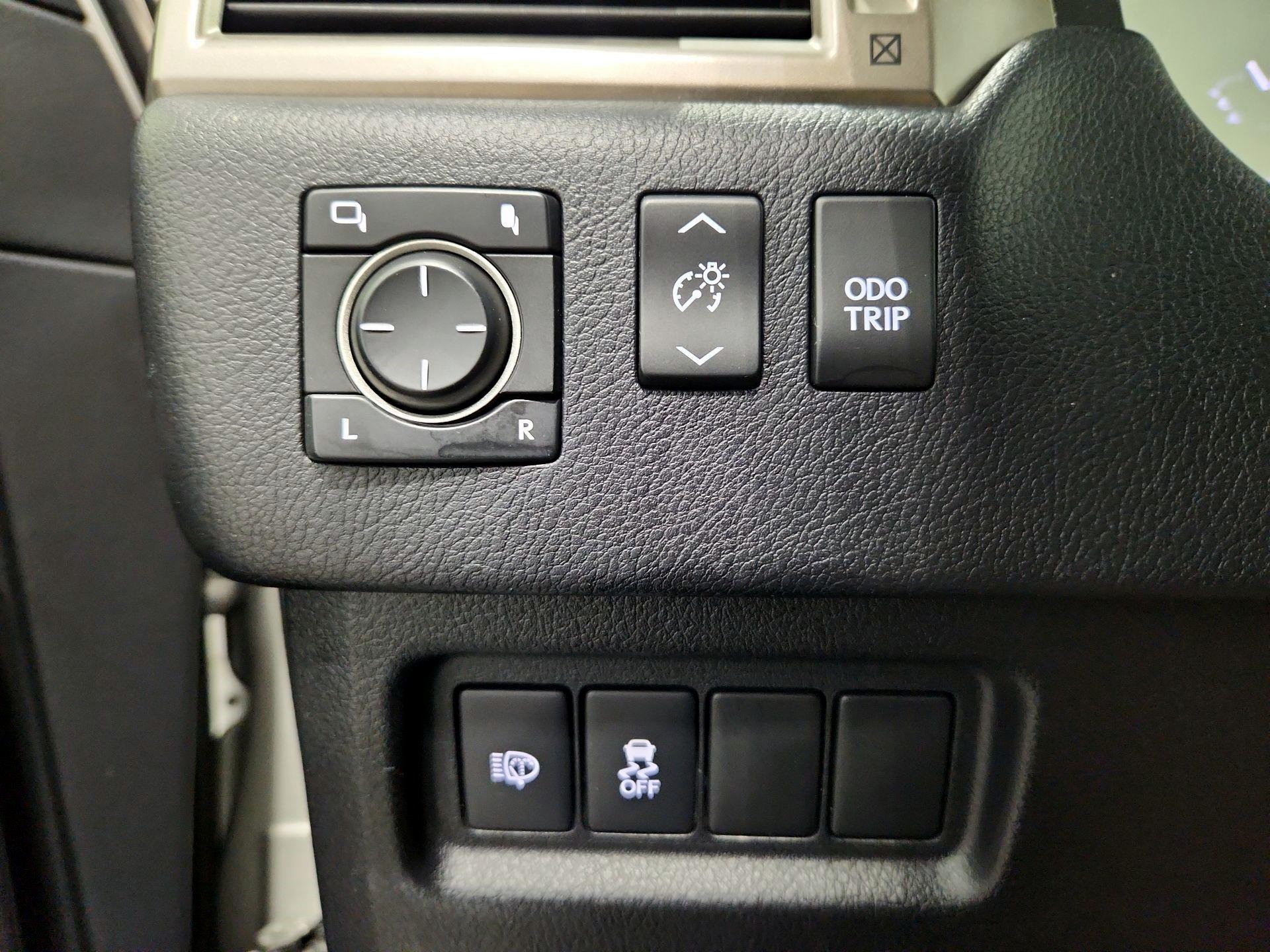 Thumbnail: 2014 Lexus GX - 13