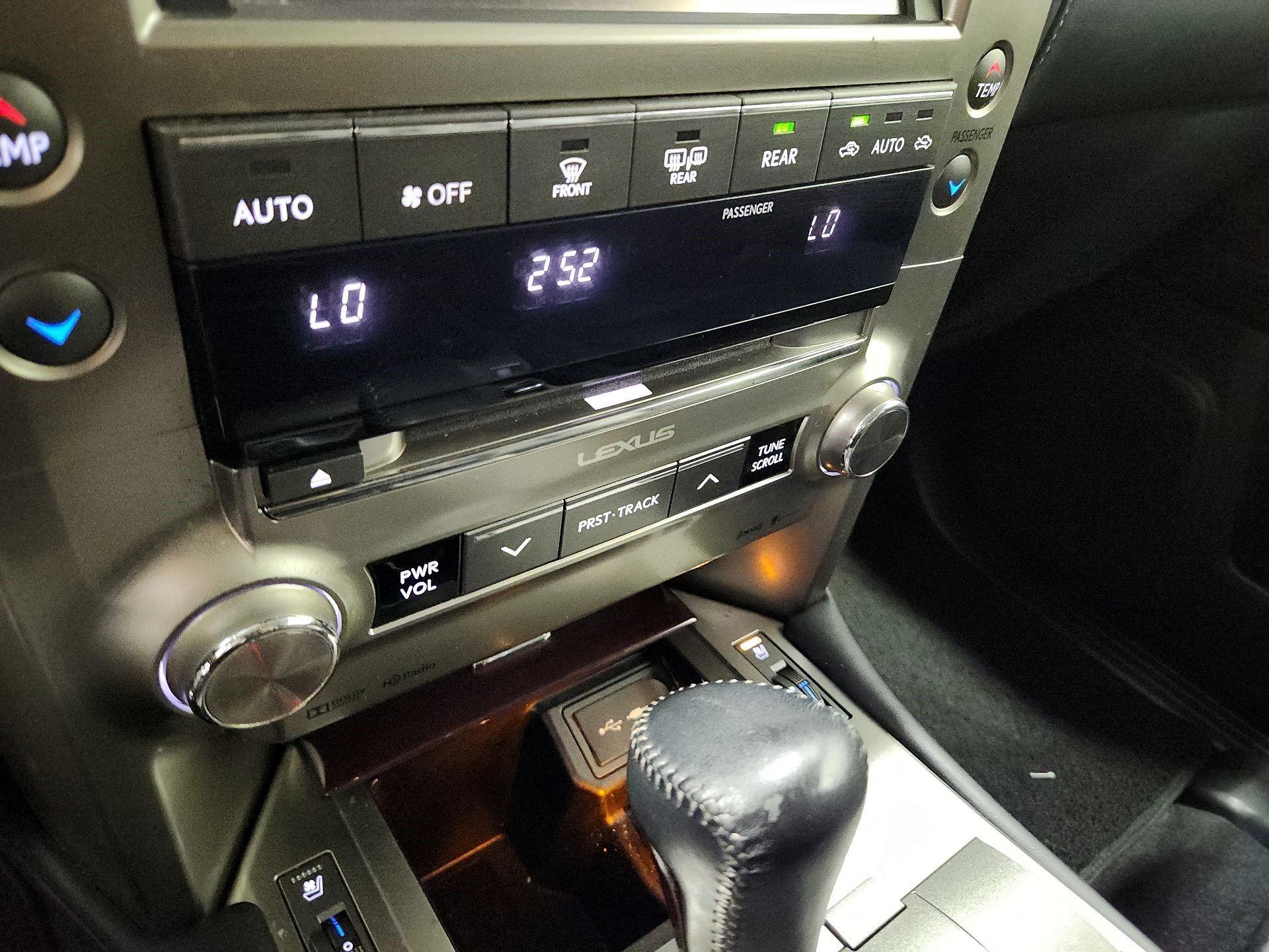Thumbnail: 2014 Lexus GX - 16
