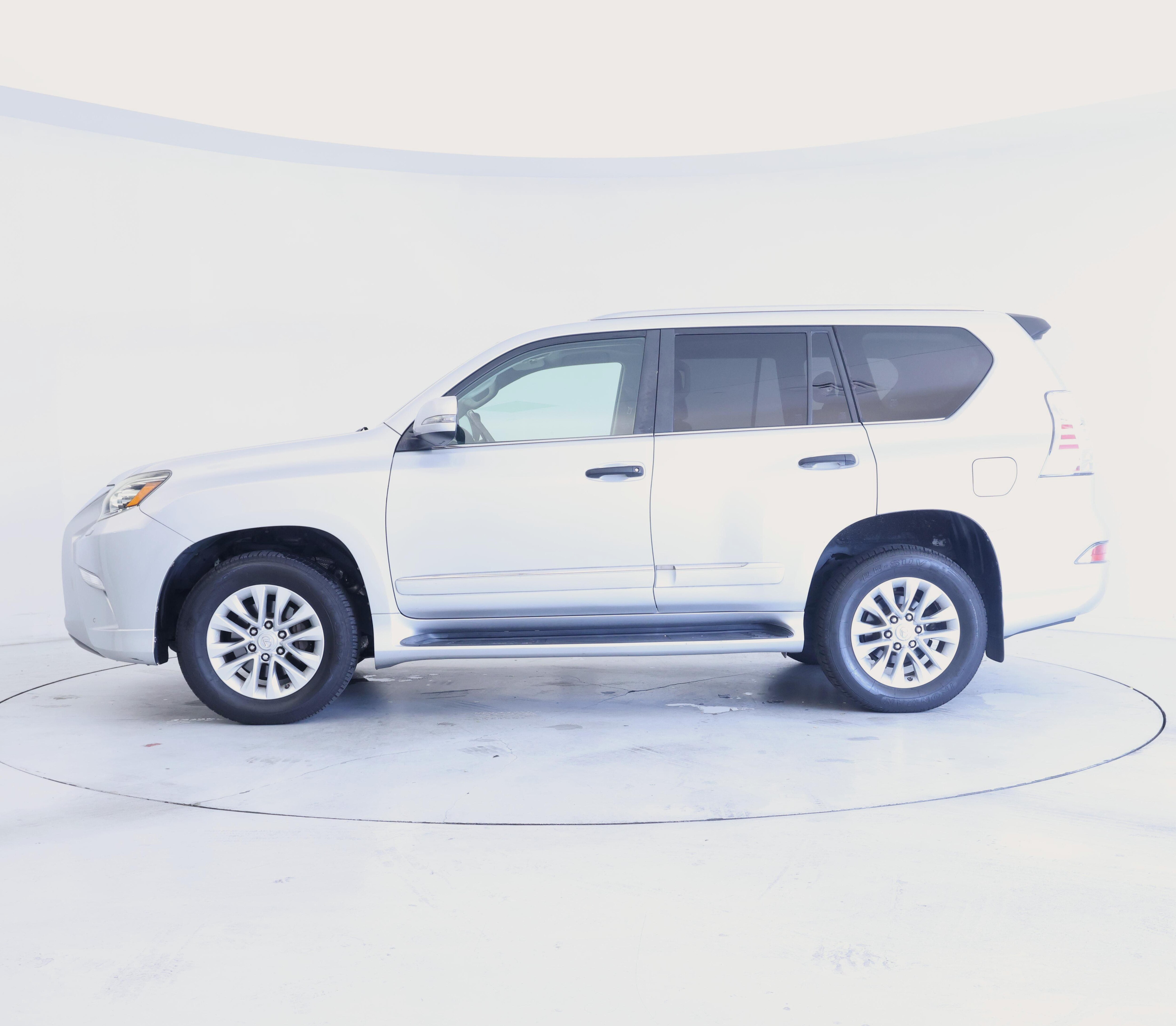 Thumbnail: 2014 Lexus GX - 3