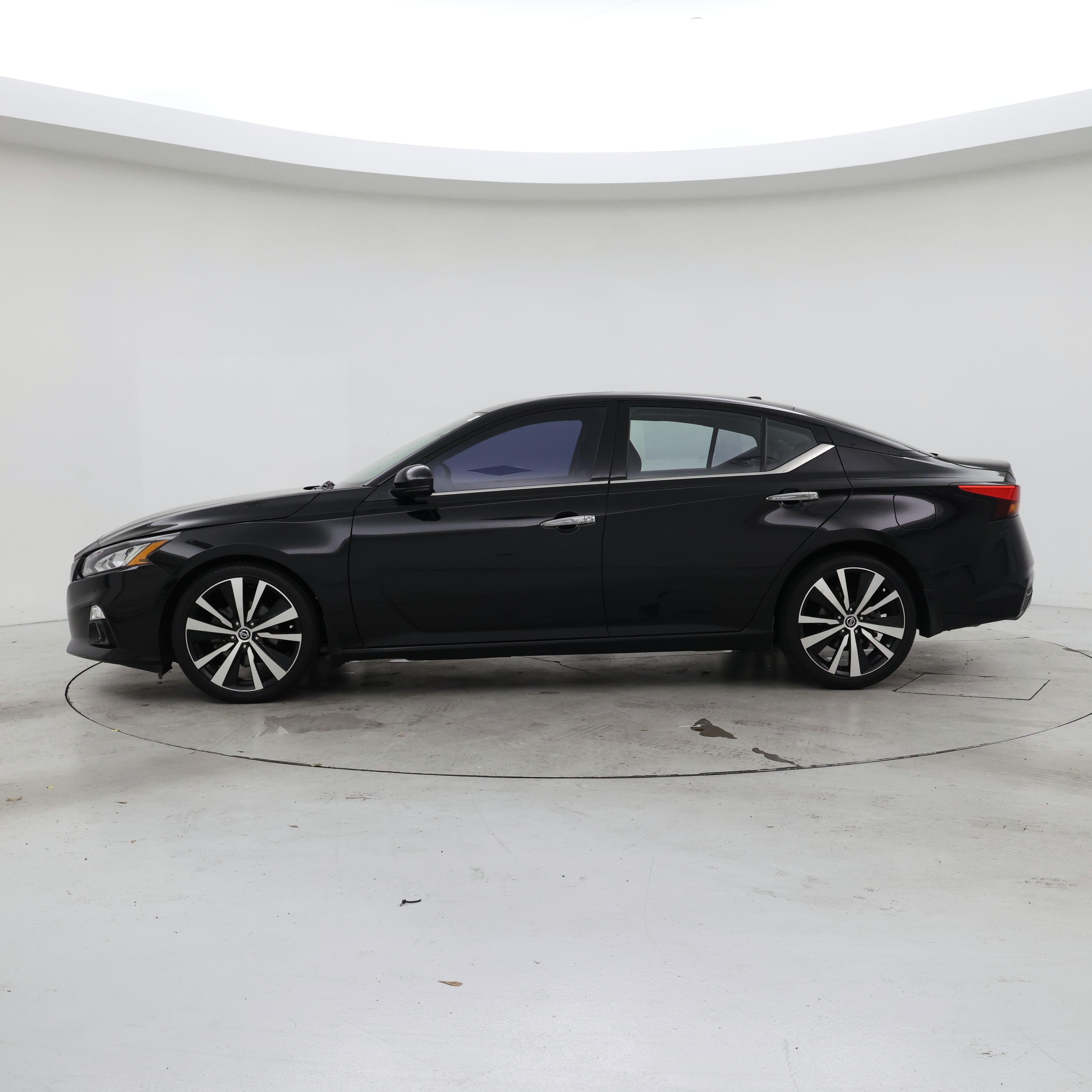 Thumbnail: 2020 Nissan Altima - 3