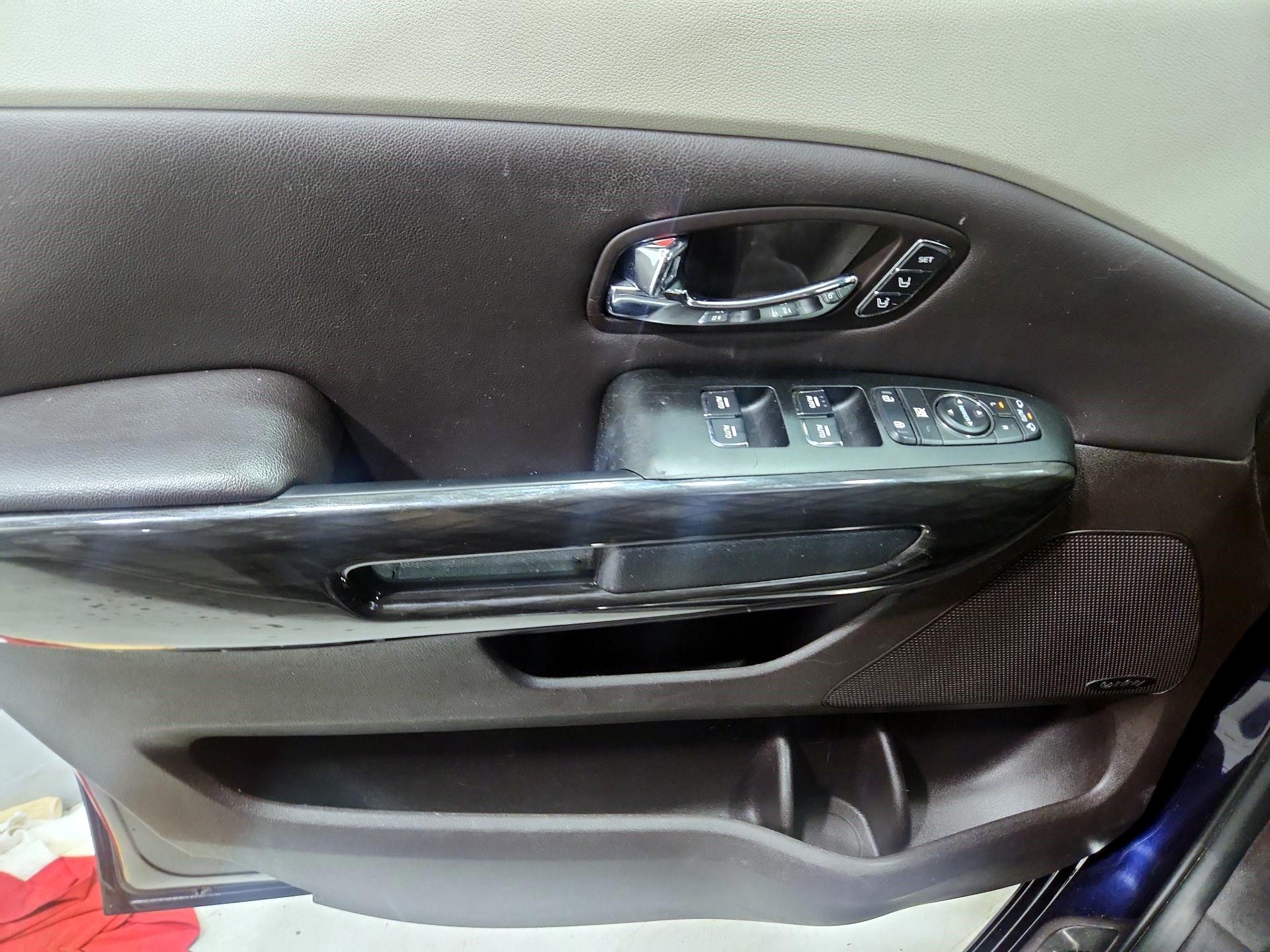 Thumbnail: 2018 Kia Sedona - 12