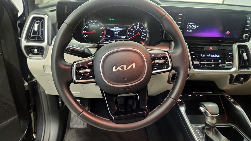 2023 Kia Sorento S 10
