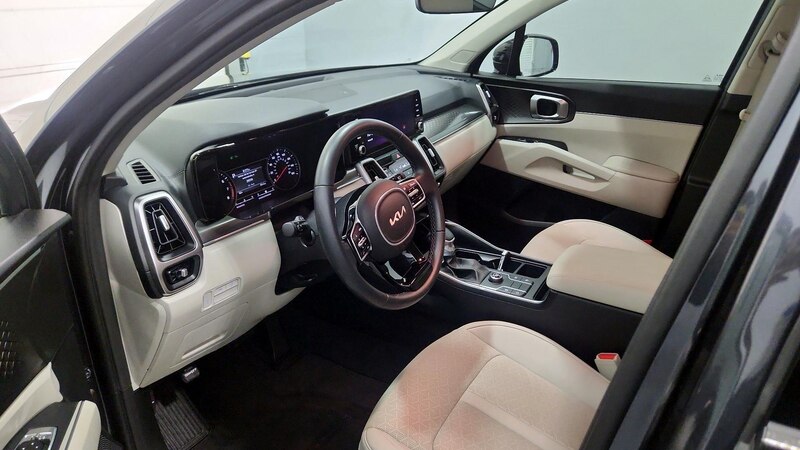 2023 Kia Sorento S 11