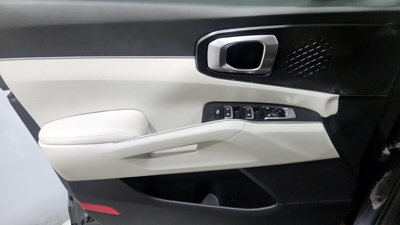 2023 Kia Sorento S 12