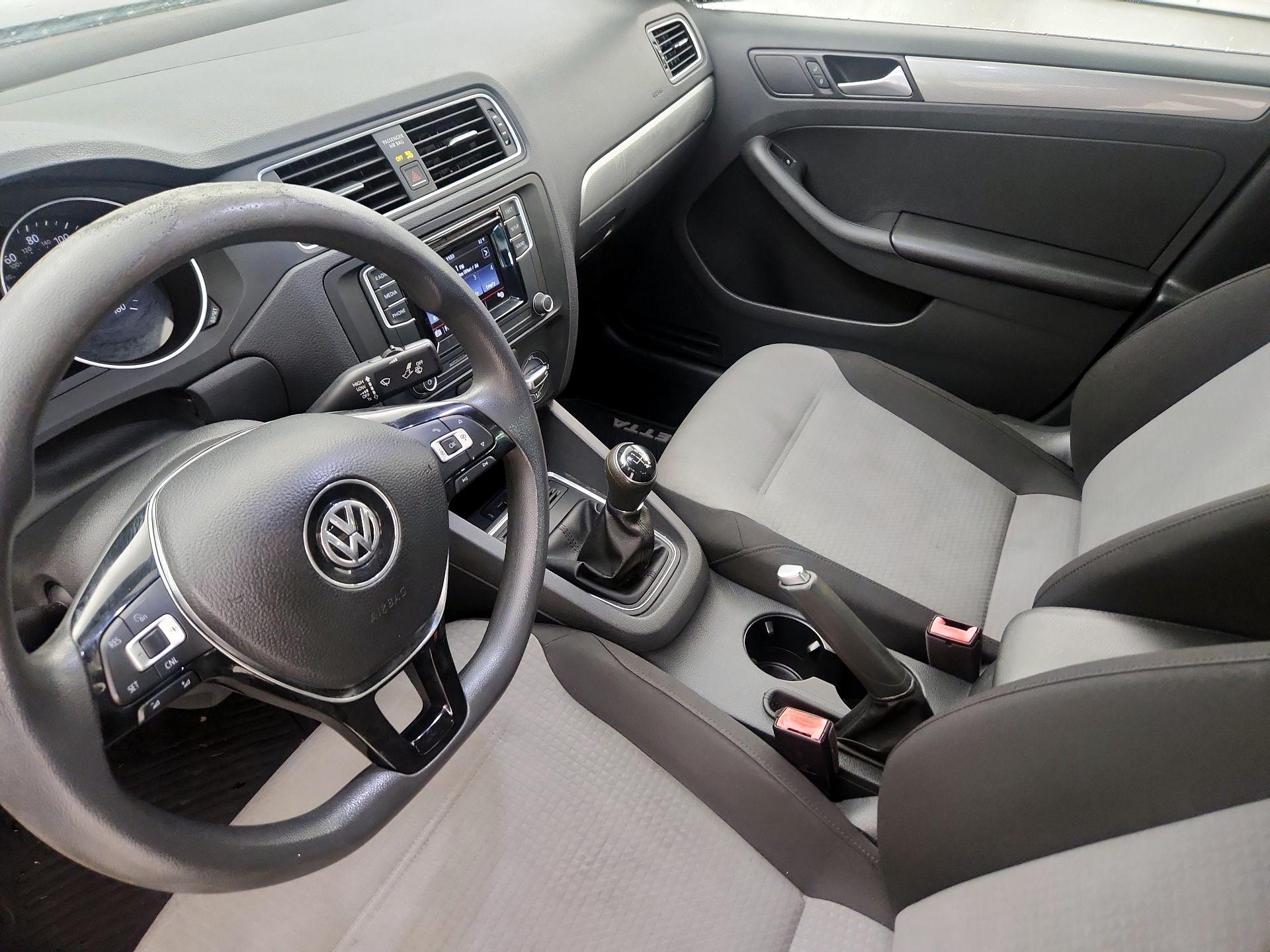Thumbnail: 2017 Volkswagen Jetta - 11