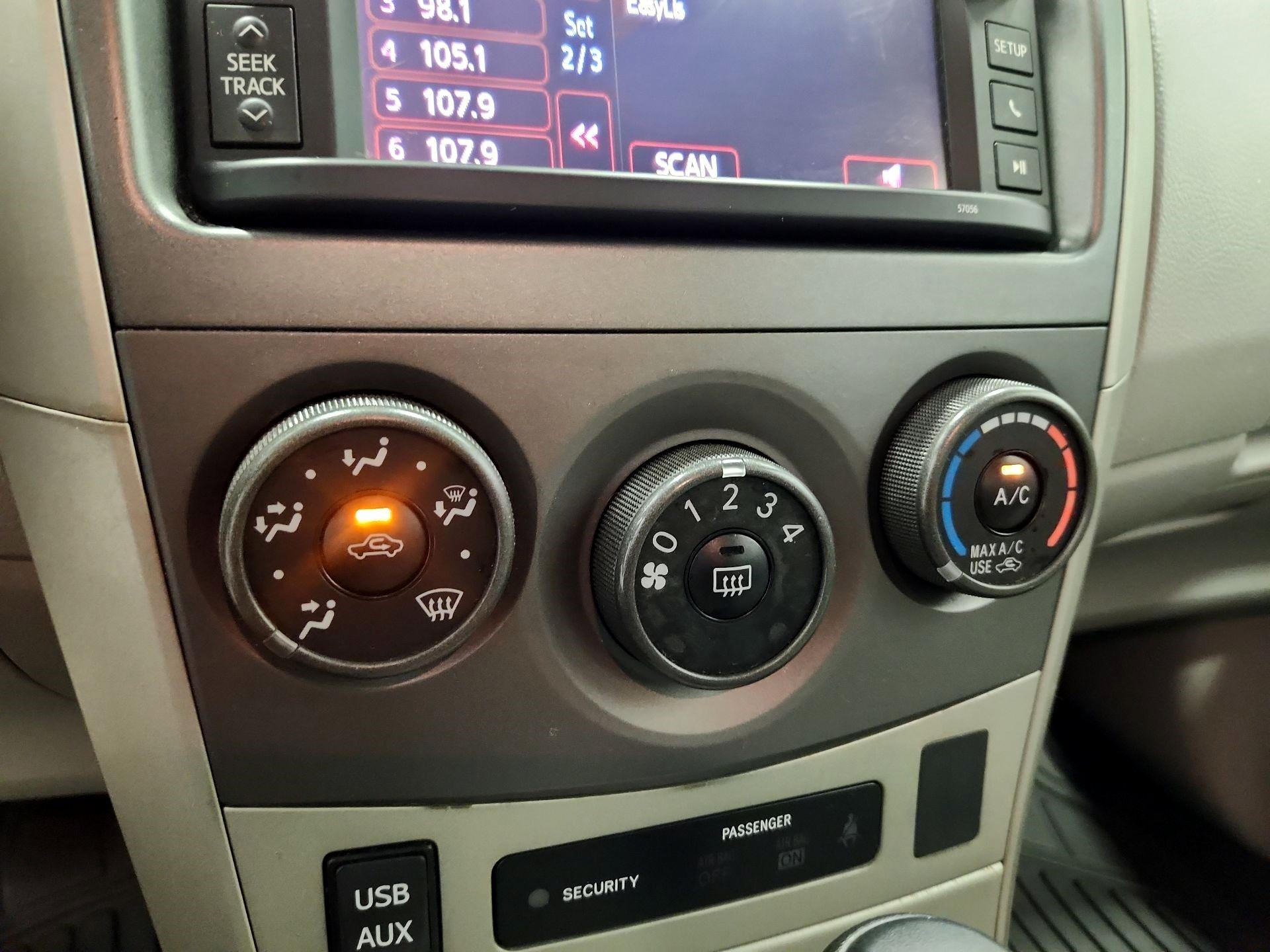 Thumbnail: 2013 Toyota Corolla - 15