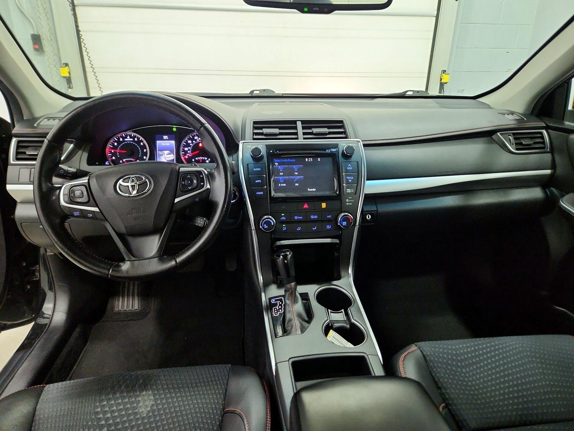 Thumbnail: 2015 Toyota Camry - 9