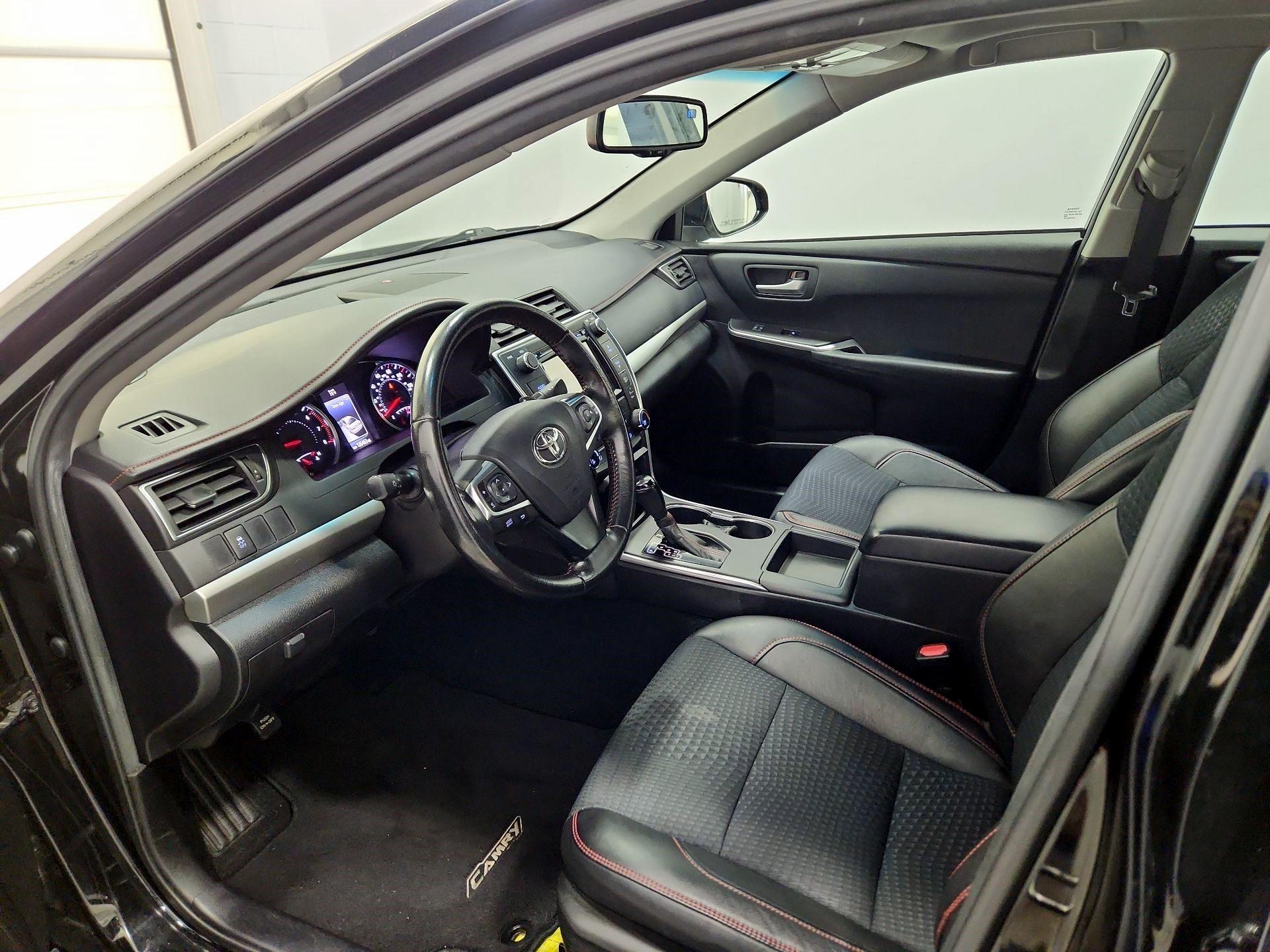 Thumbnail: 2015 Toyota Camry - 11