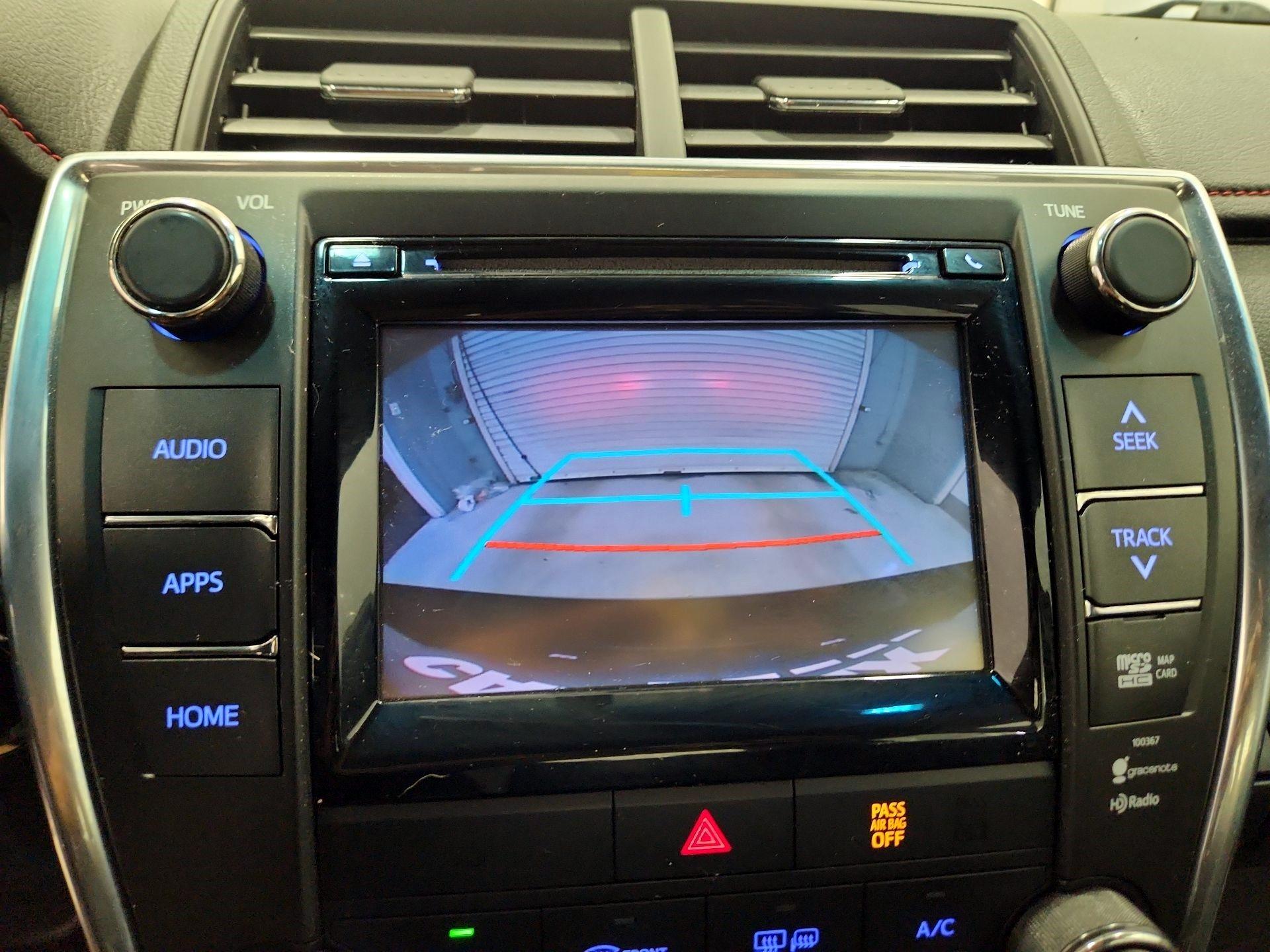 Thumbnail: 2015 Toyota Camry - 14