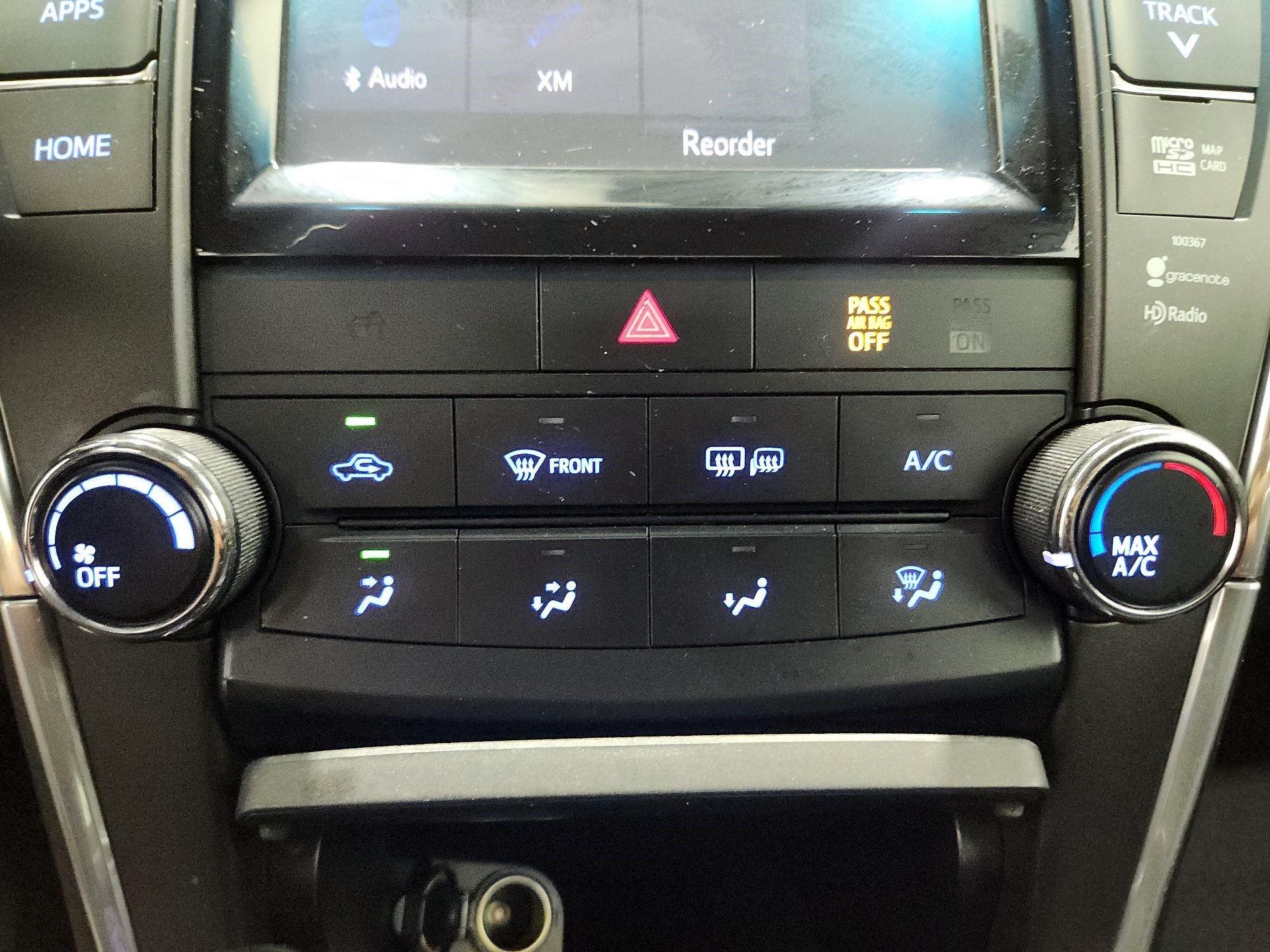 Thumbnail: 2015 Toyota Camry - 16