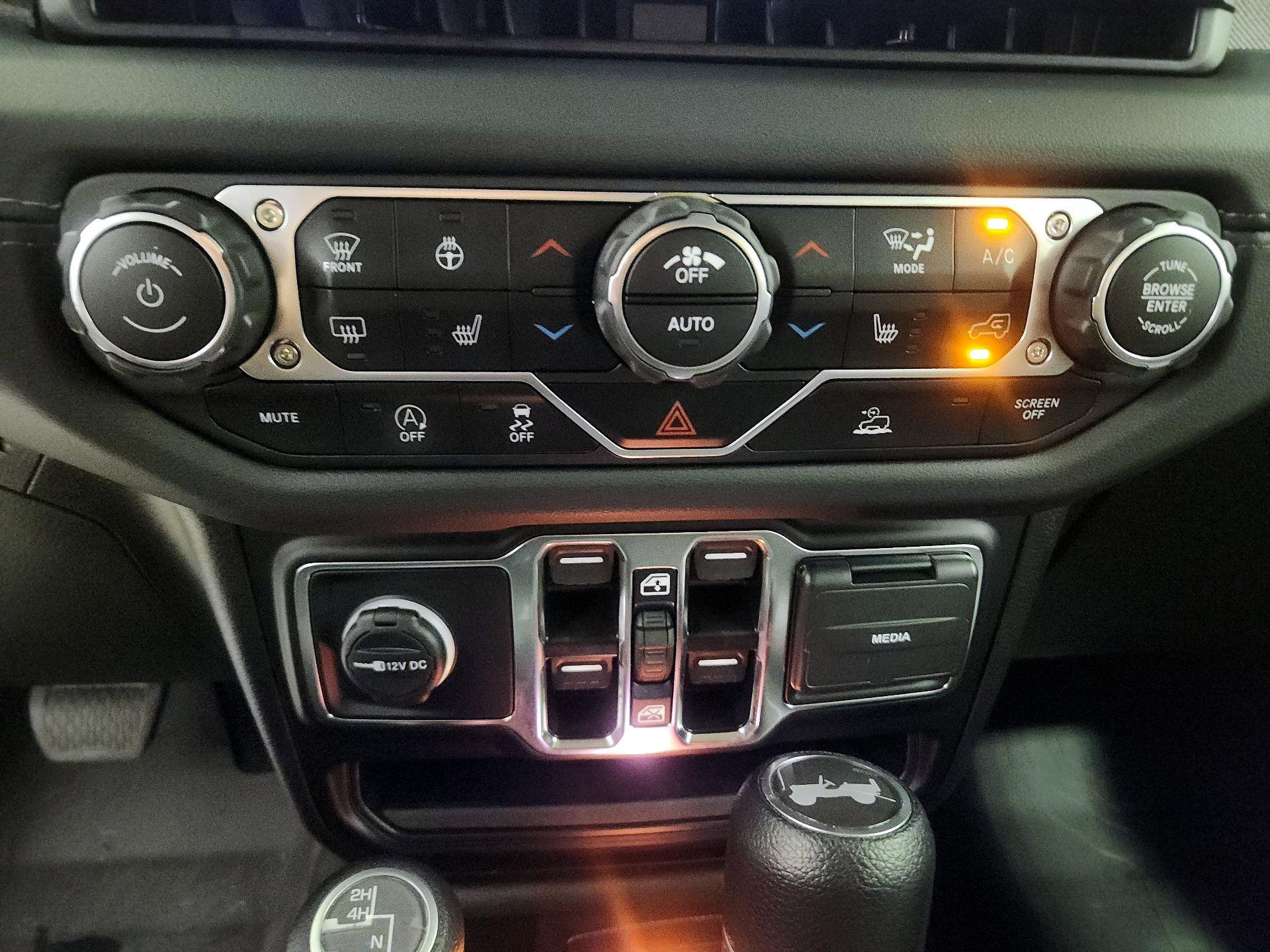 Thumbnail: 2024 Jeep Wrangler - 16