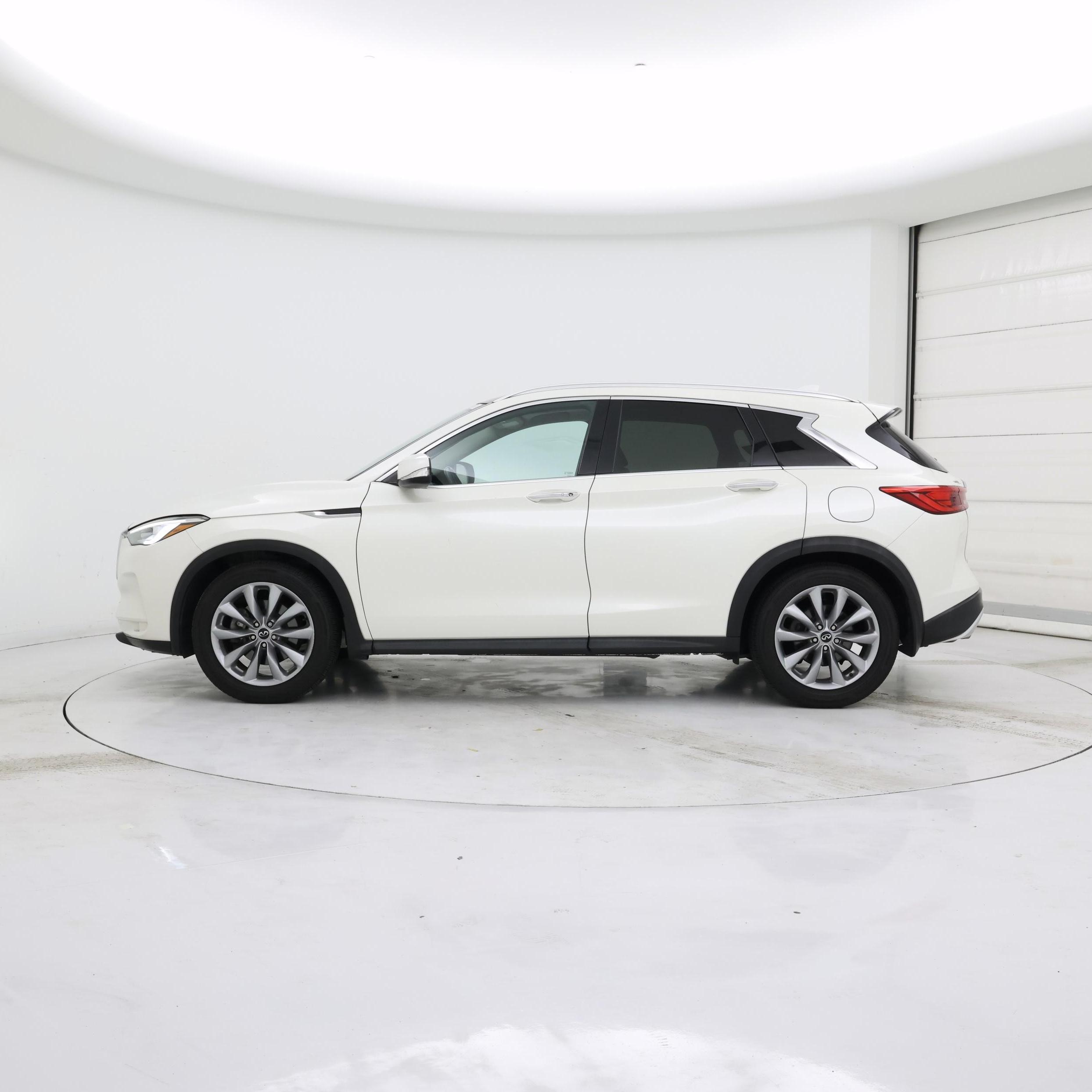 Thumbnail: 2019 INFINITI QX50 - 3