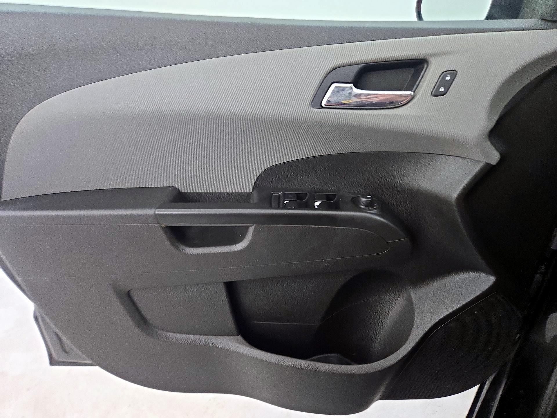 Thumbnail: 2017 Chevrolet Sonic - 12