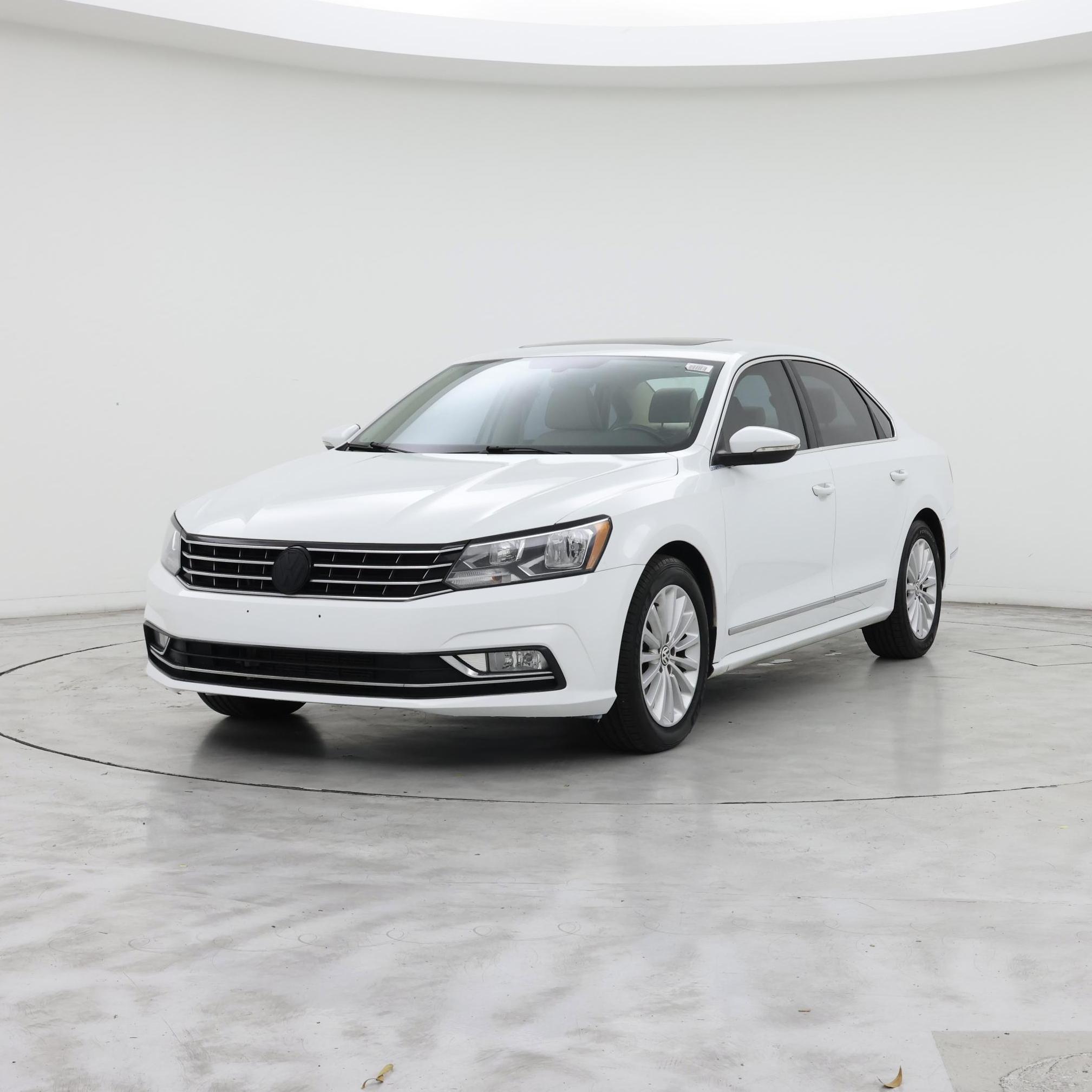 Thumbnail: 2016 Volkswagen Passat - 4