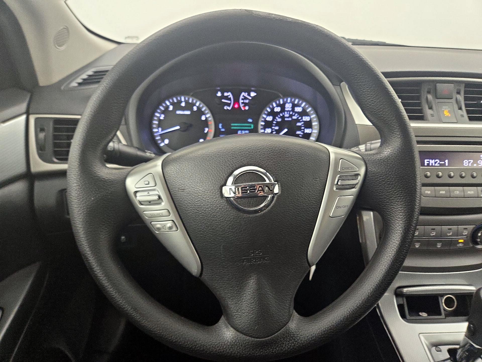 Thumbnail: 2014 Nissan Sentra - 10