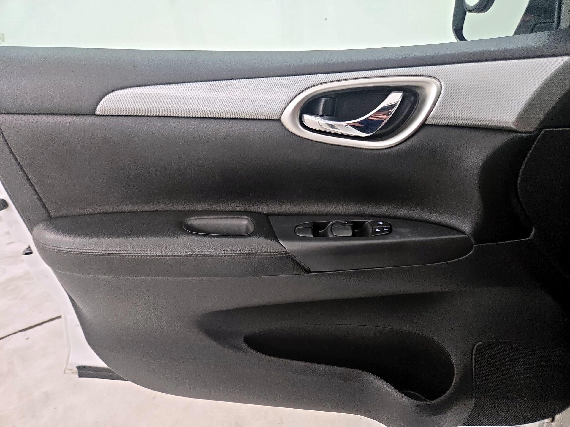 Thumbnail: 2014 Nissan Sentra - 12