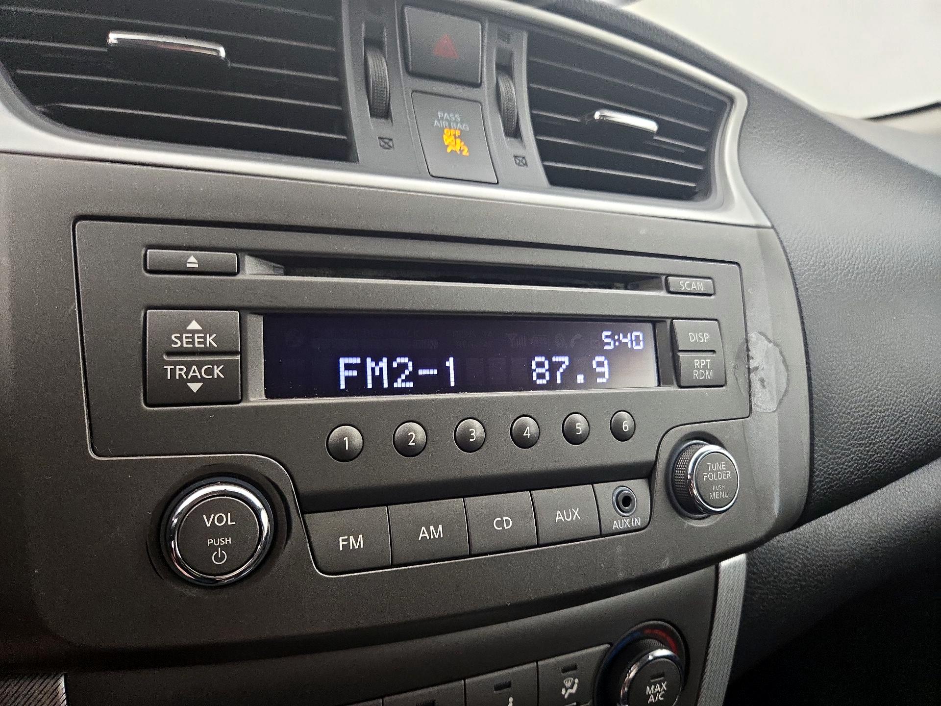 Thumbnail: 2014 Nissan Sentra - 14