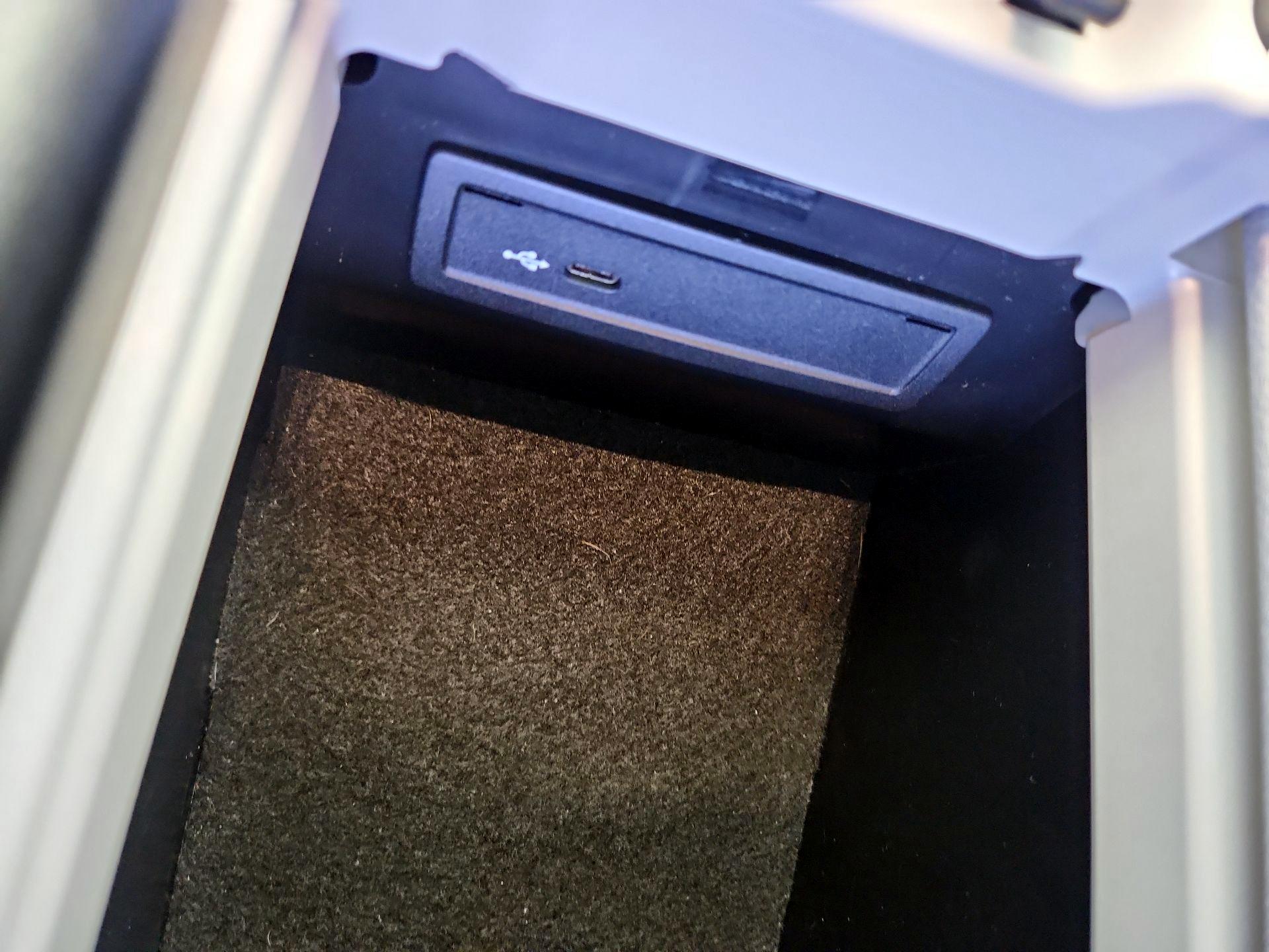 Thumbnail: 2021 Mercedes-Benz E-Class - 19