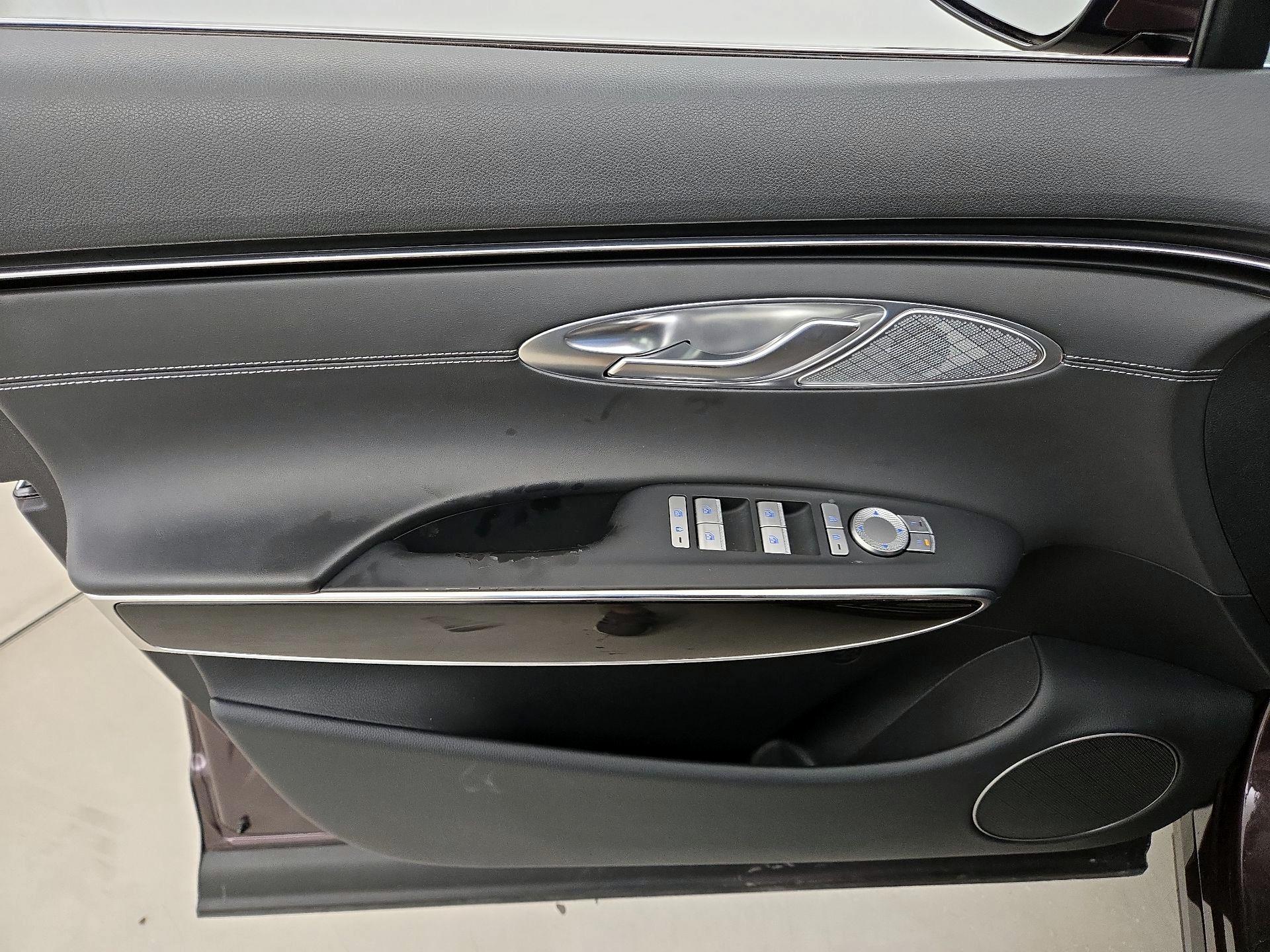 Thumbnail: 2022 Genesis GV70 - 12