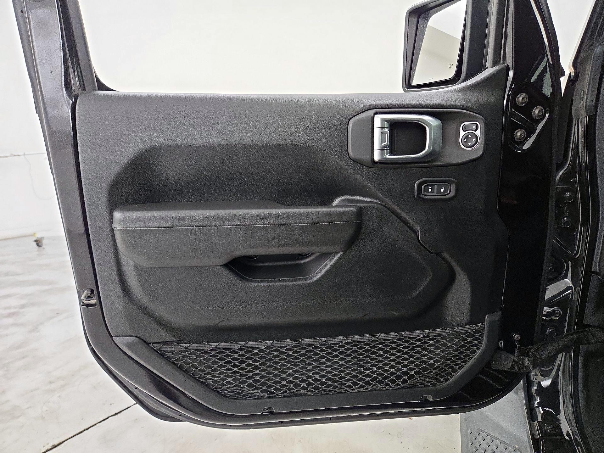 Thumbnail: 2020 Jeep Gladiator - 12