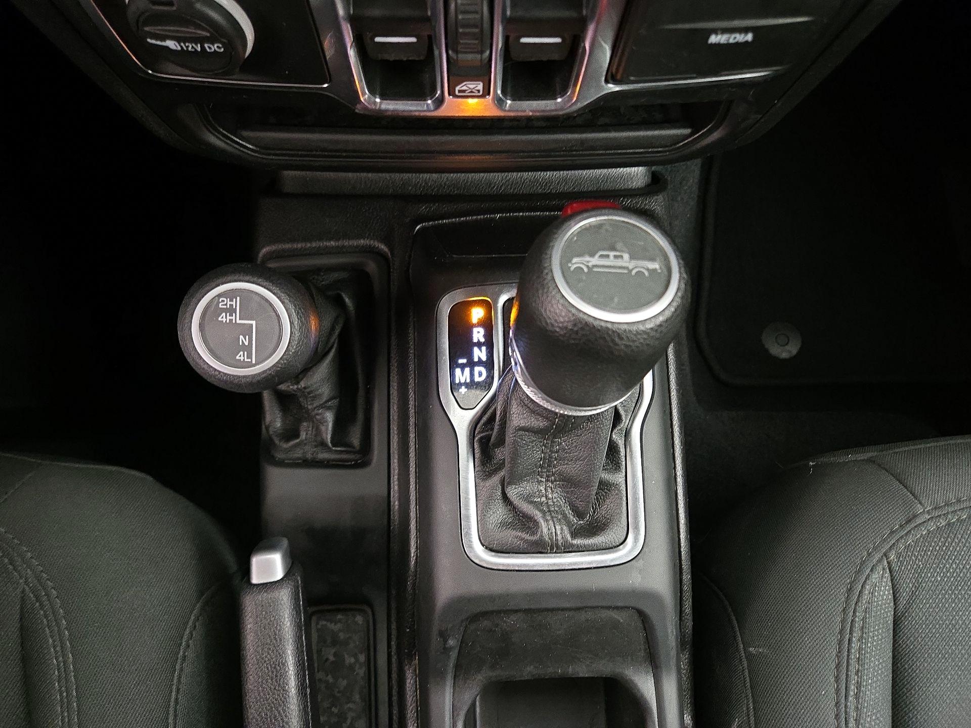 Thumbnail: 2020 Jeep Gladiator - 17