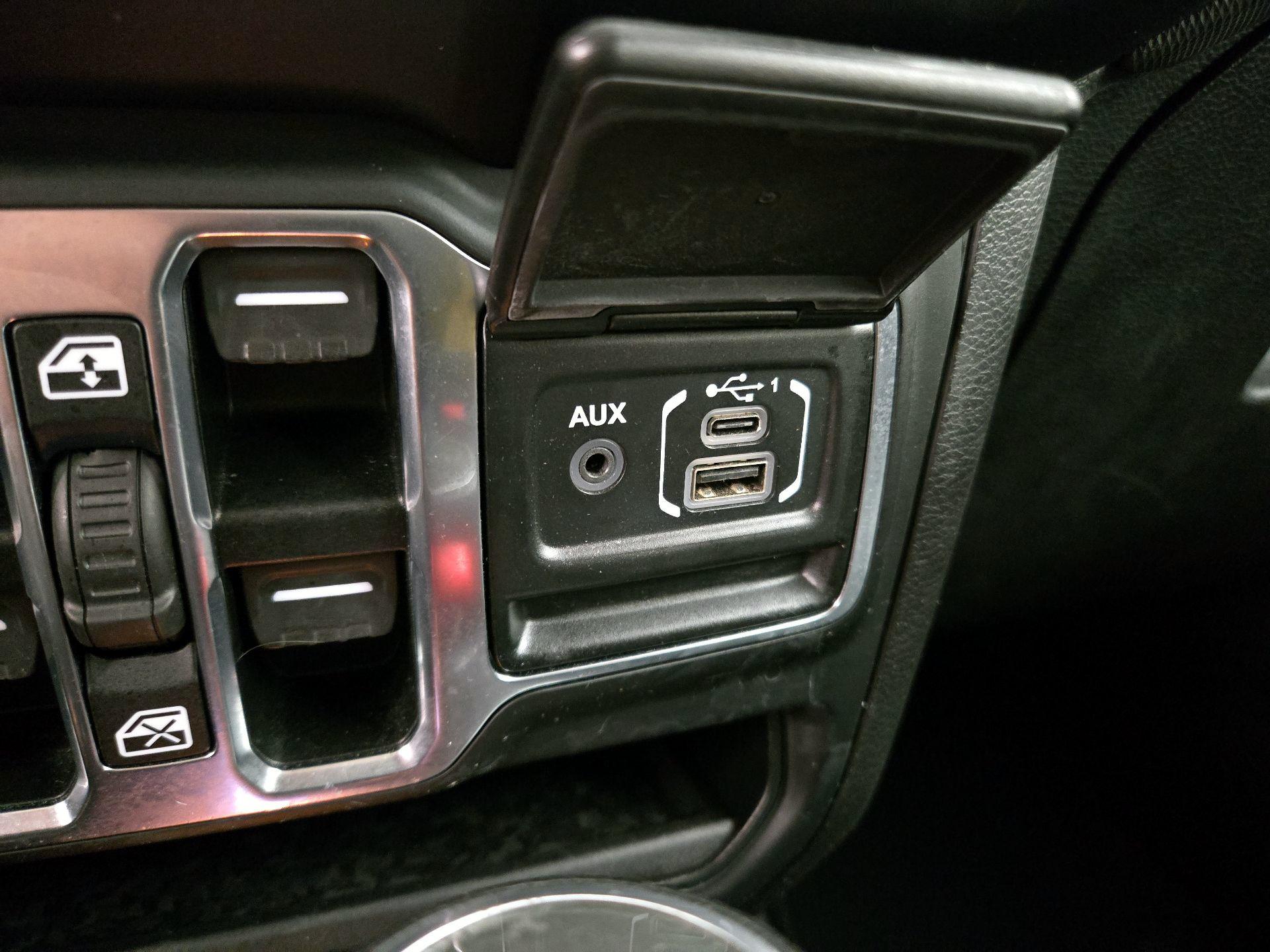 Thumbnail: 2020 Jeep Gladiator - 18