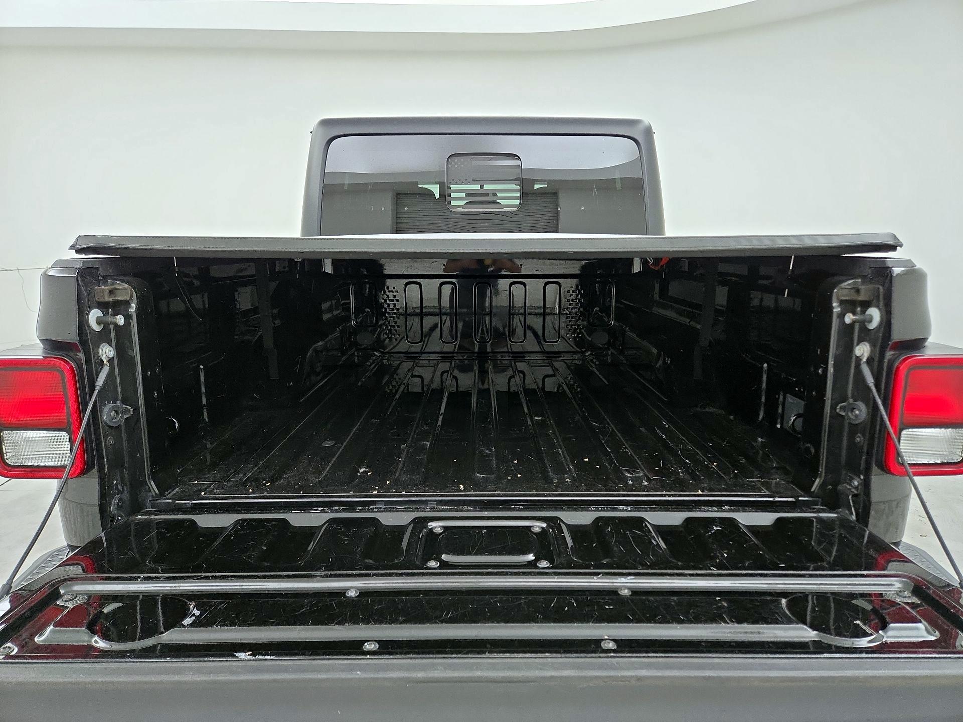 Thumbnail: 2020 Jeep Gladiator - 20