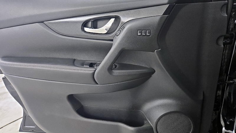 2019 Nissan Rogue SL 12