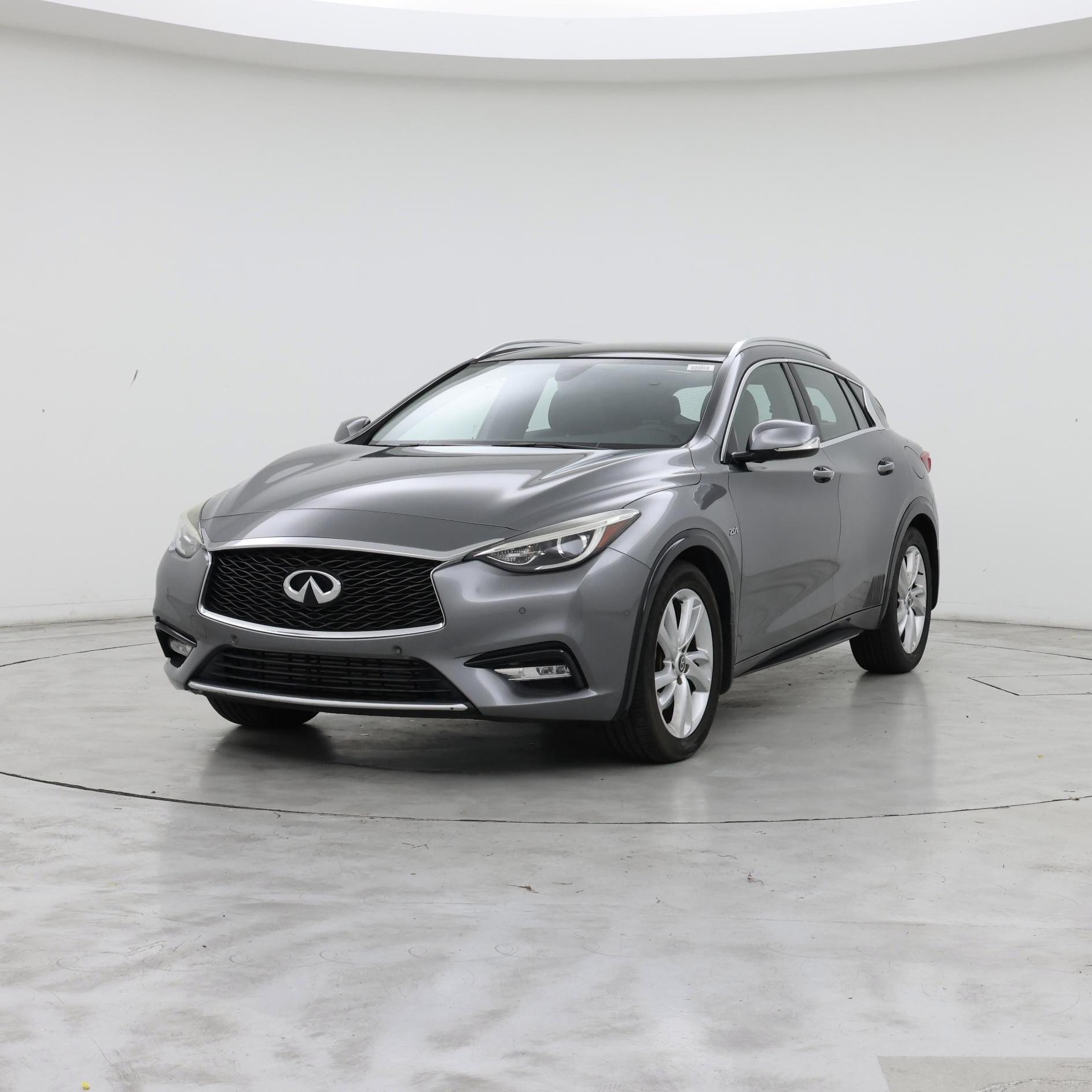 Thumbnail: 2017 INFINITI QX30 - 4