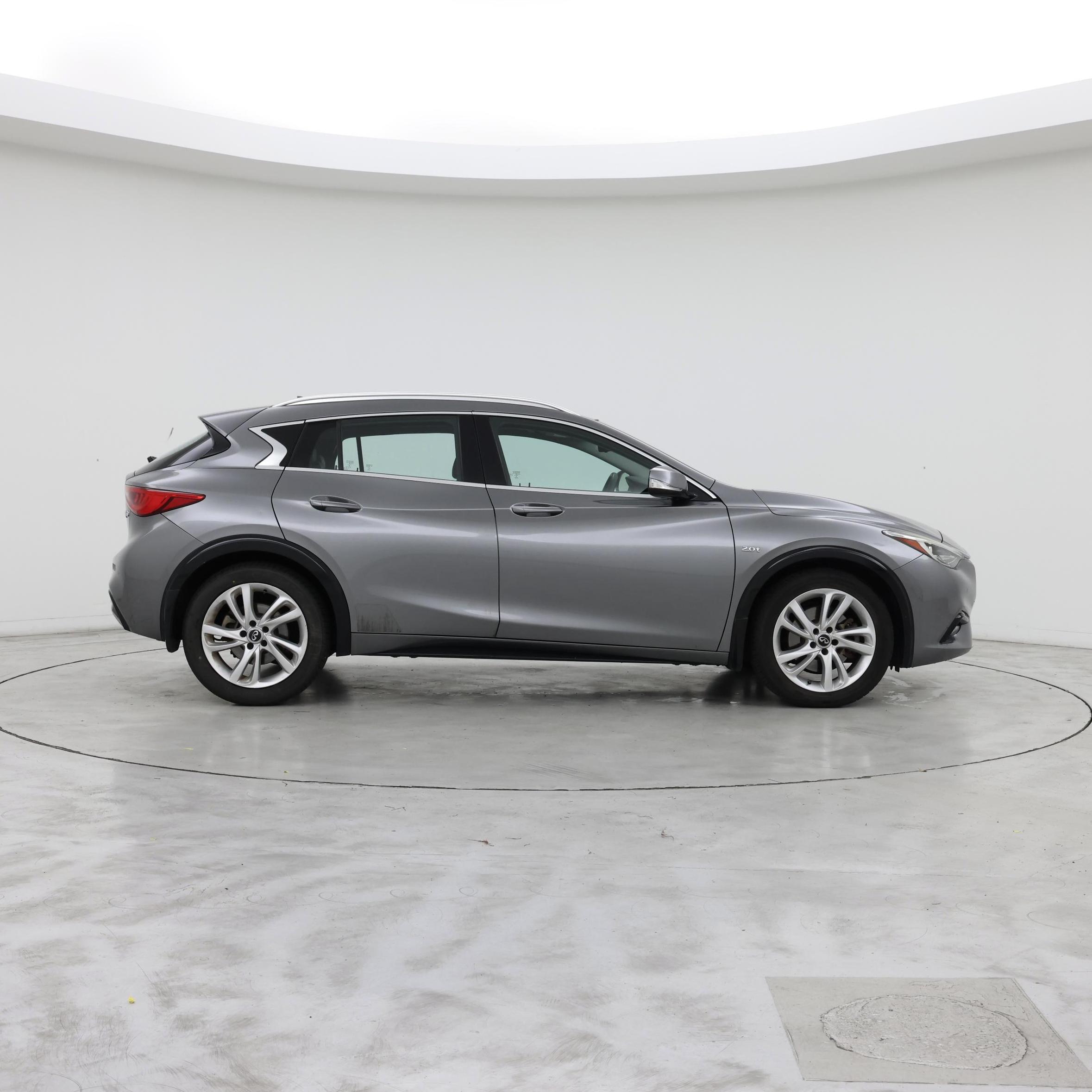 Thumbnail: 2017 INFINITI QX30 - 7