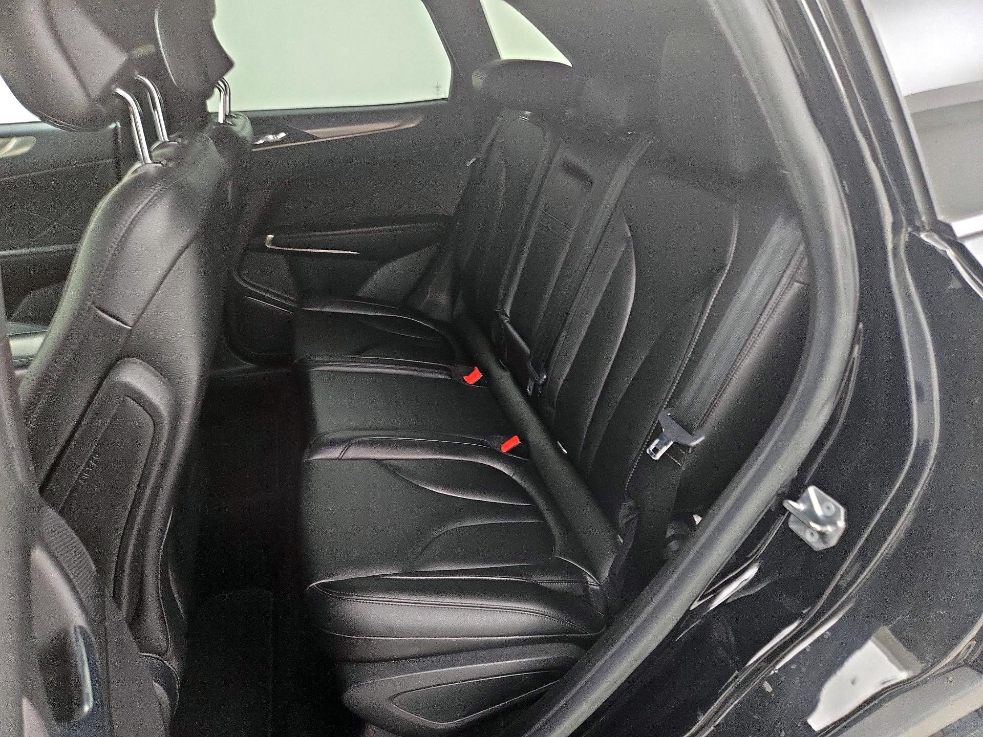 Thumbnail: 2017 Lincoln MKC - 19