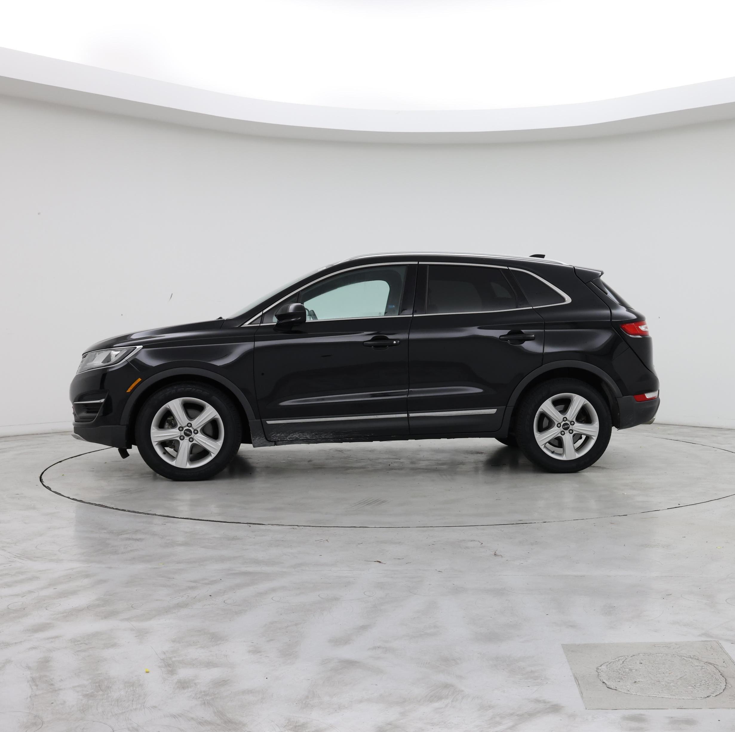 Thumbnail: 2017 Lincoln MKC - 3
