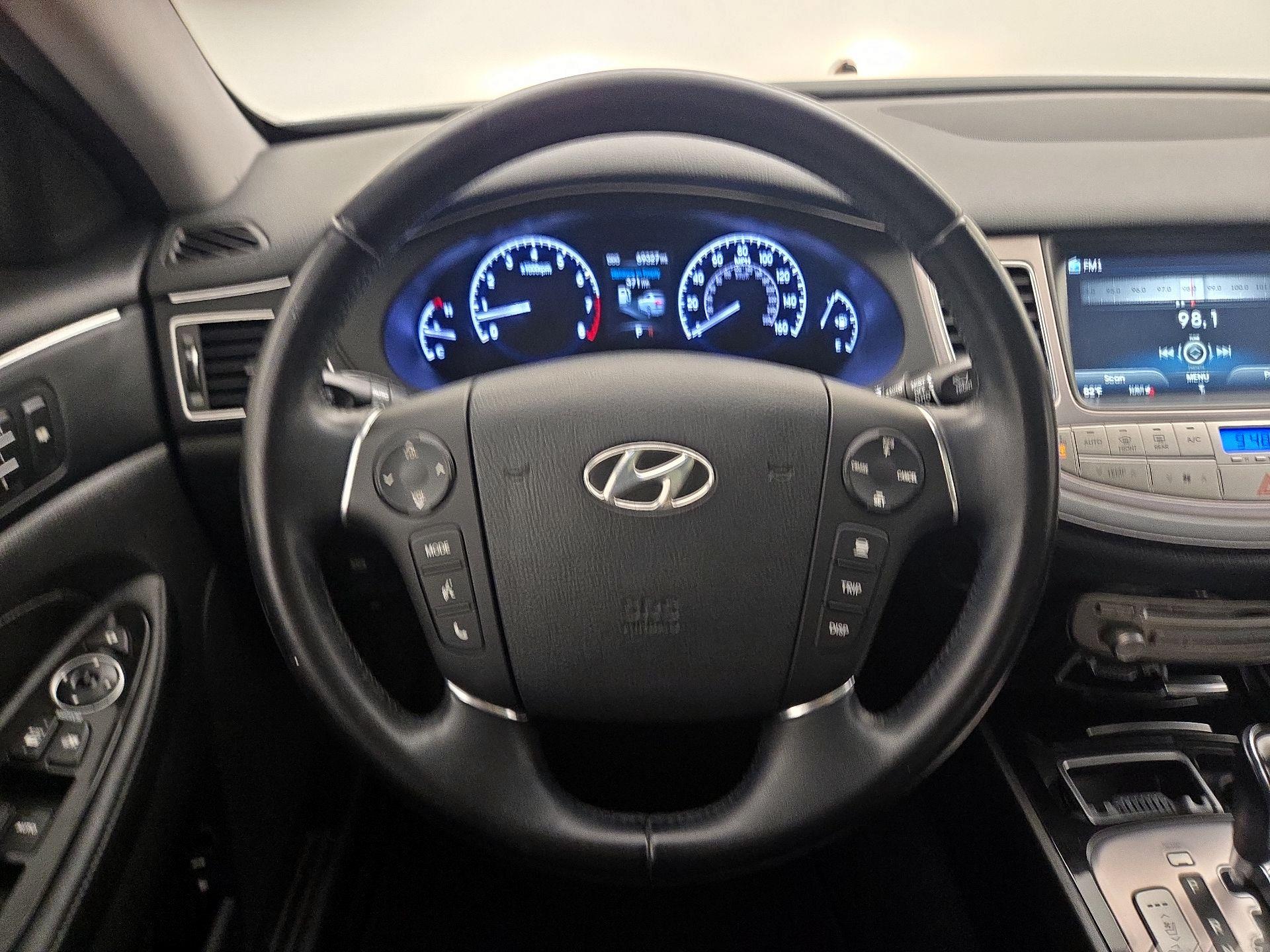 Thumbnail: 2013 Hyundai Genesis - 10