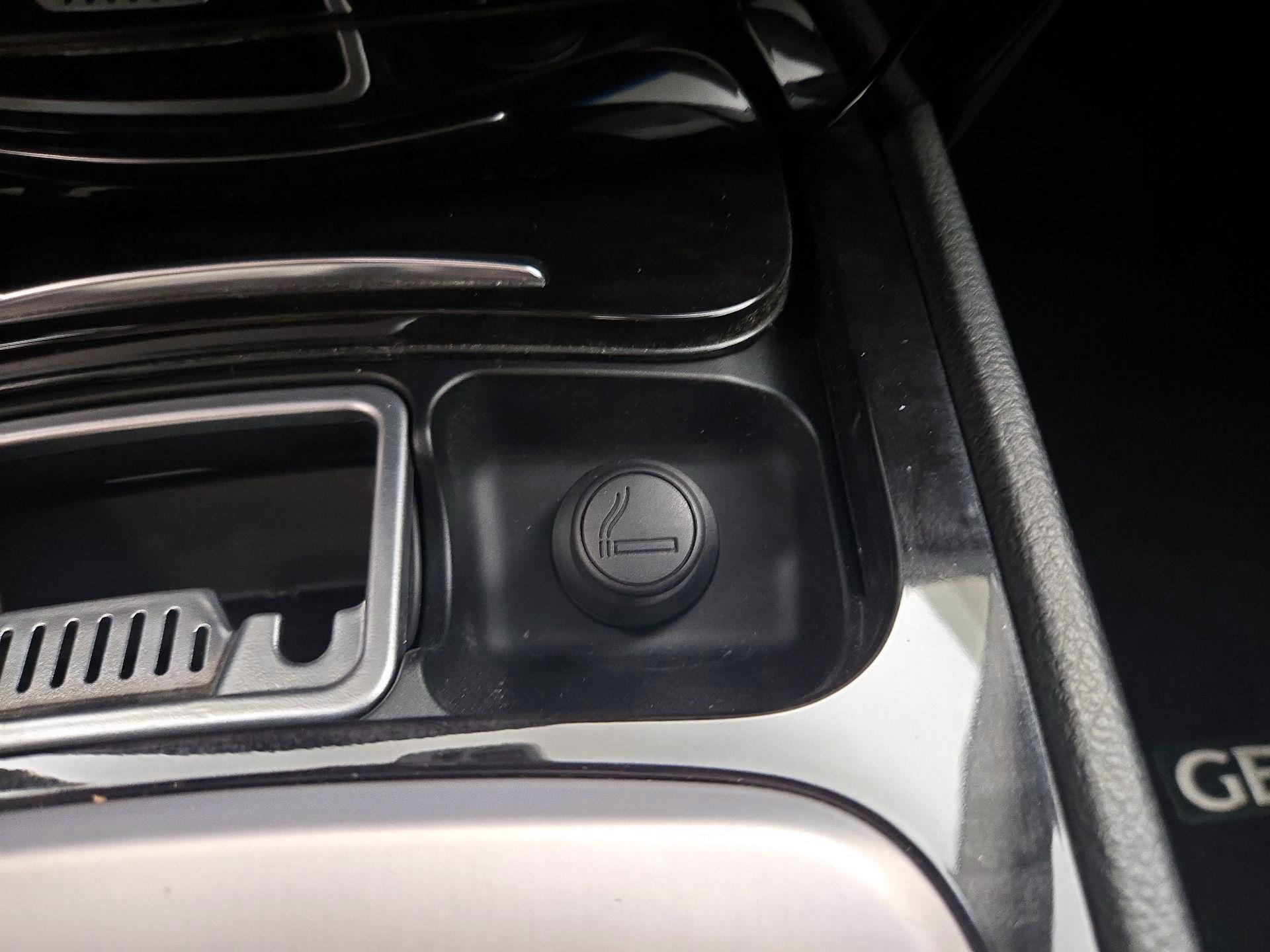 Thumbnail: 2013 Hyundai Genesis - 18