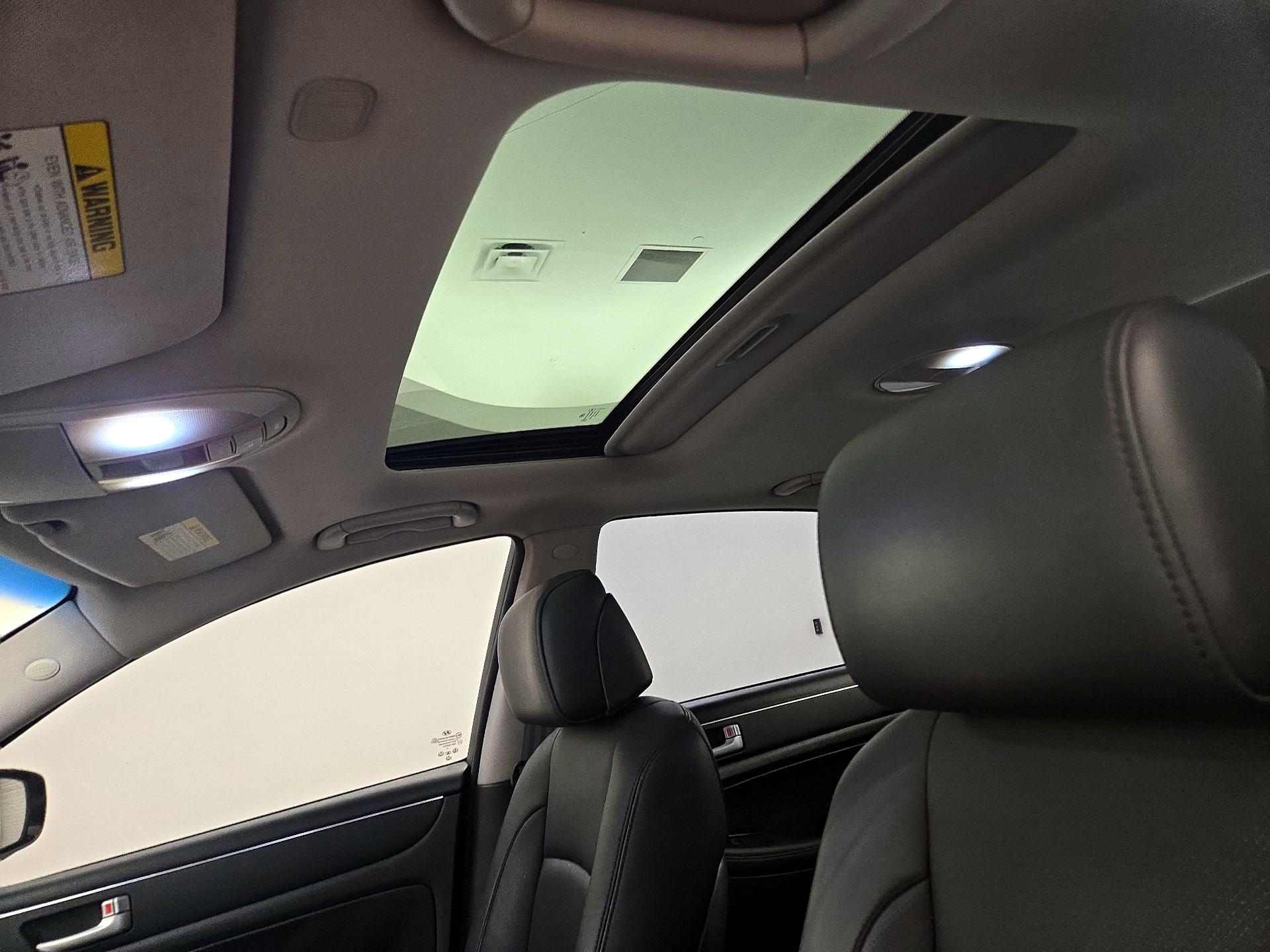 Thumbnail: 2013 Hyundai Genesis - 19