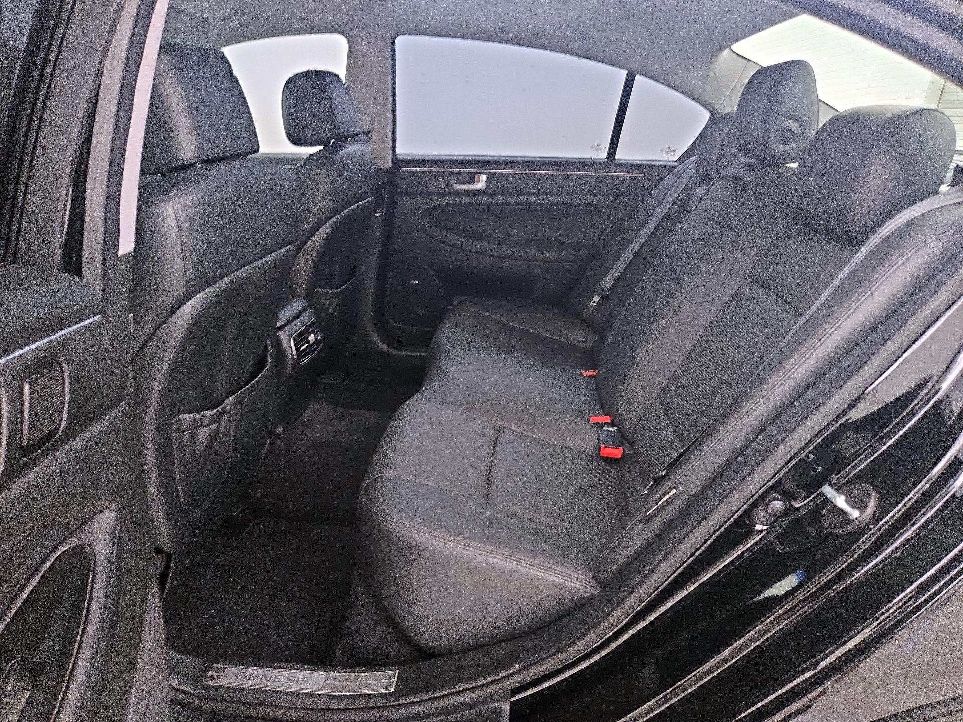 Thumbnail: 2013 Hyundai Genesis - 20