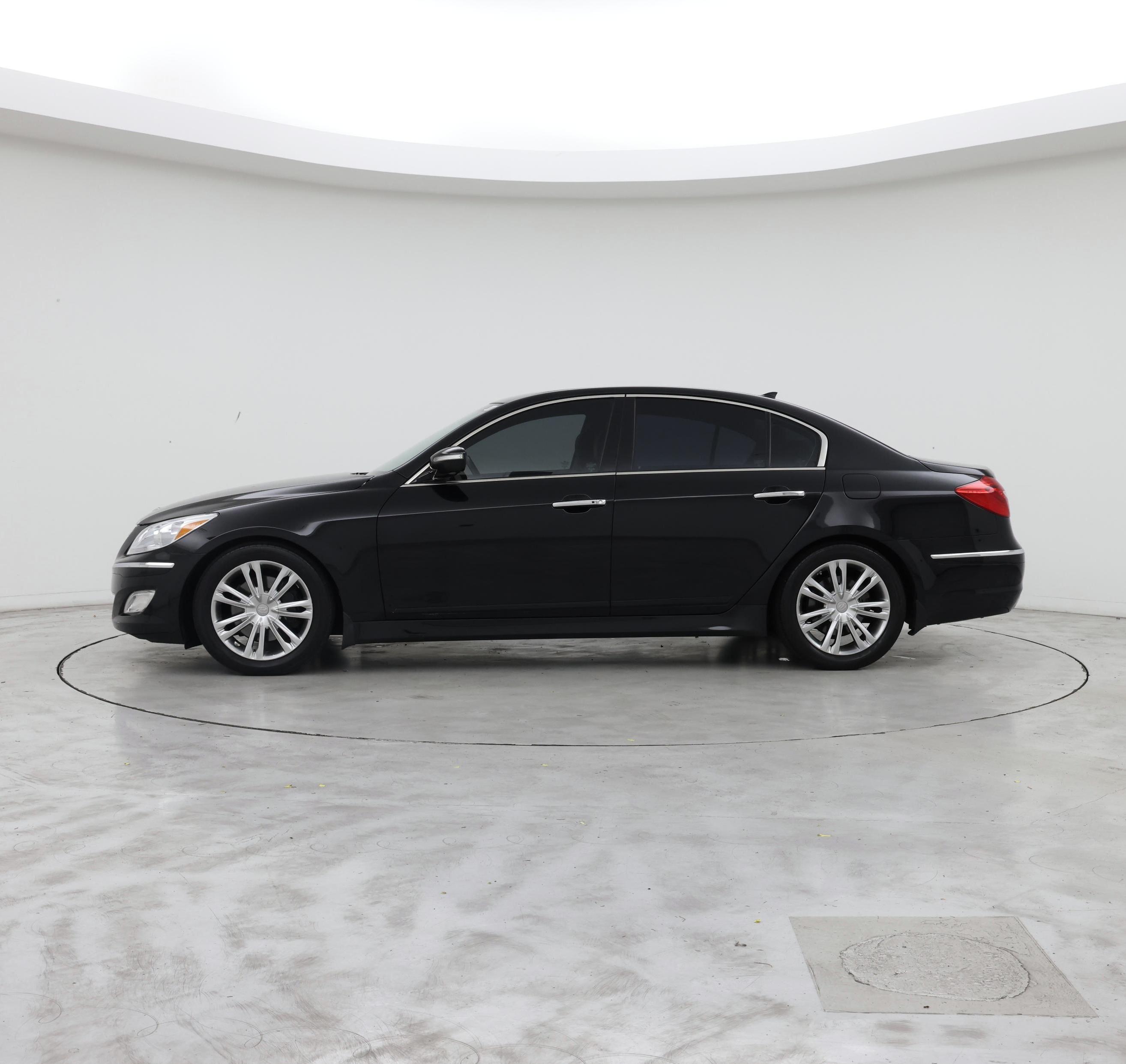 Thumbnail: 2013 Hyundai Genesis - 3
