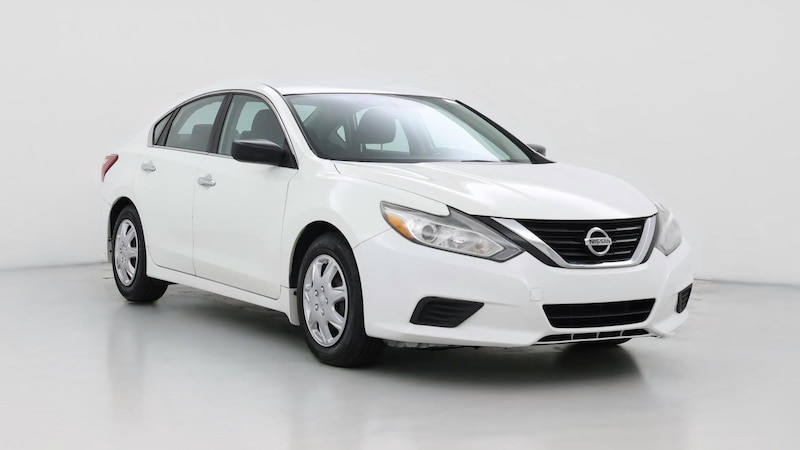 2016 Nissan Altima S Hero Image