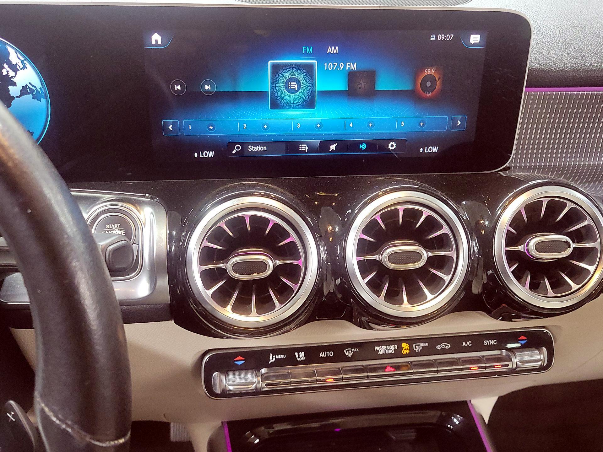 Thumbnail: 2021 Mercedes-Benz GLB - 14