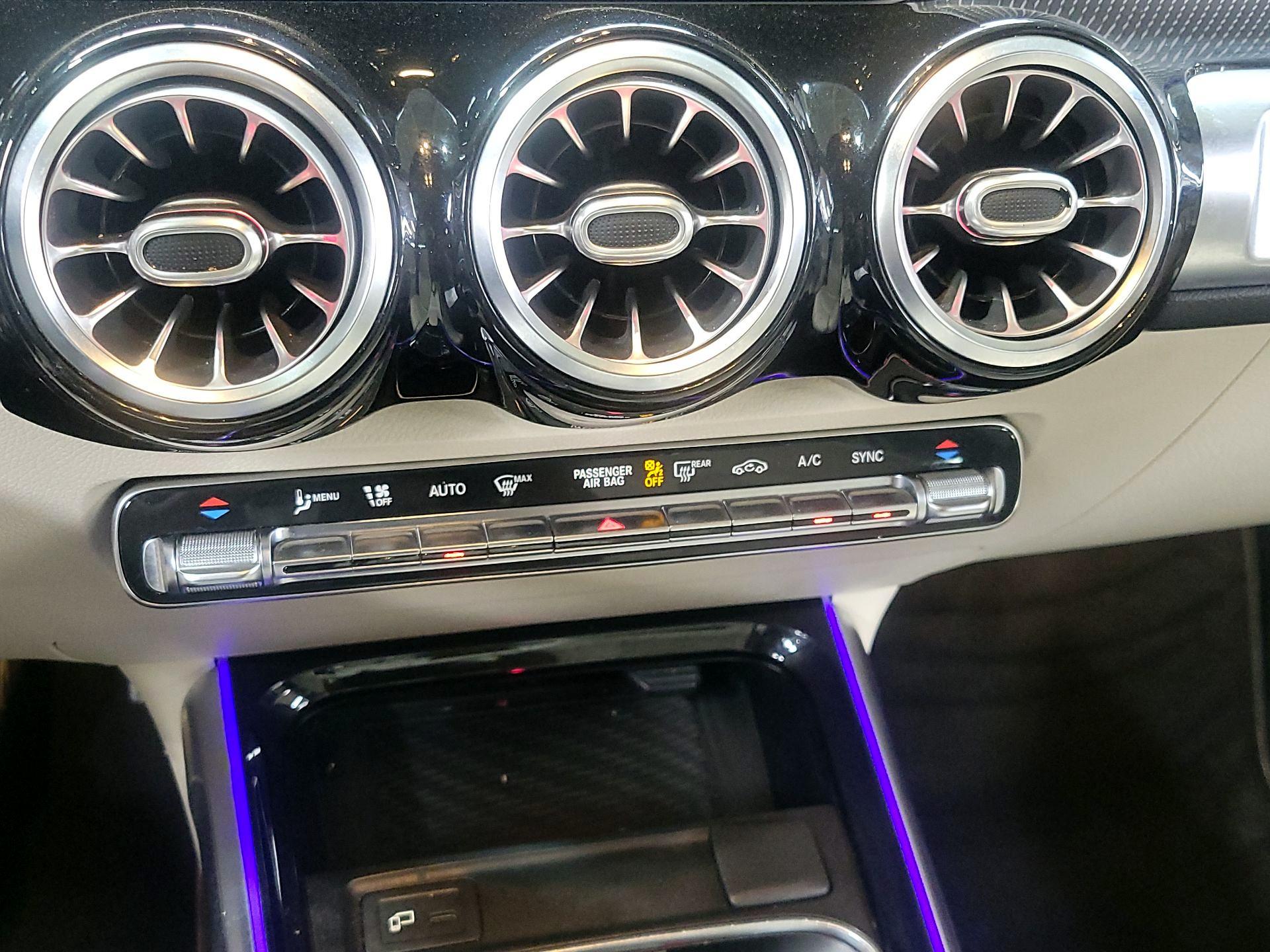 Thumbnail: 2021 Mercedes-Benz GLB - 15