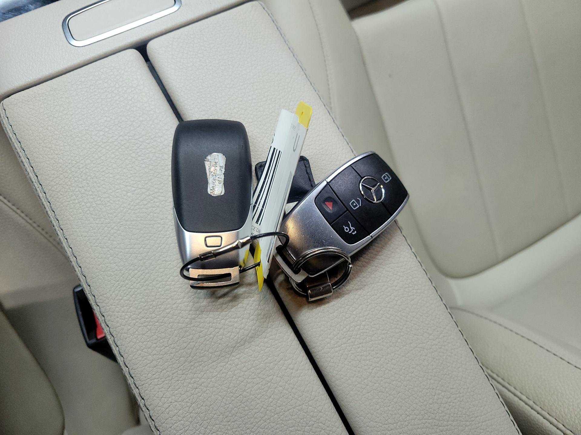 Thumbnail: 2021 Mercedes-Benz GLB - 20